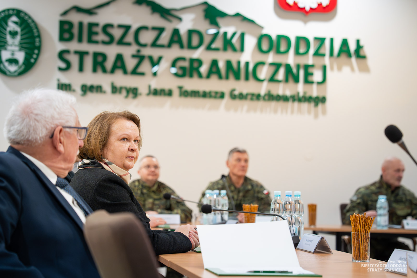 Obraz przedstawiający Barbara Broź uczestniczyła w spotkaniu z kierownictwem Straży Granicznej