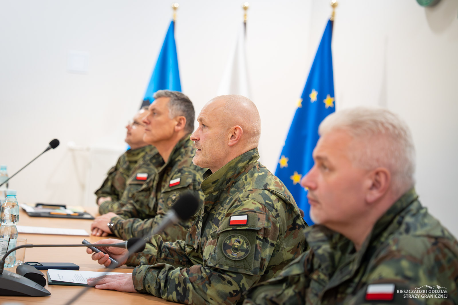 Obraz przedstawiający Barbara Broź uczestniczyła w spotkaniu z kierownictwem Straży Granicznej