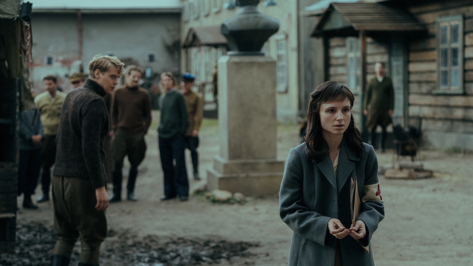 Obraz przedstawiający "Pojedynek” ze scenami ze Starych Oleszyc przedpremierowo w Rzeszowie