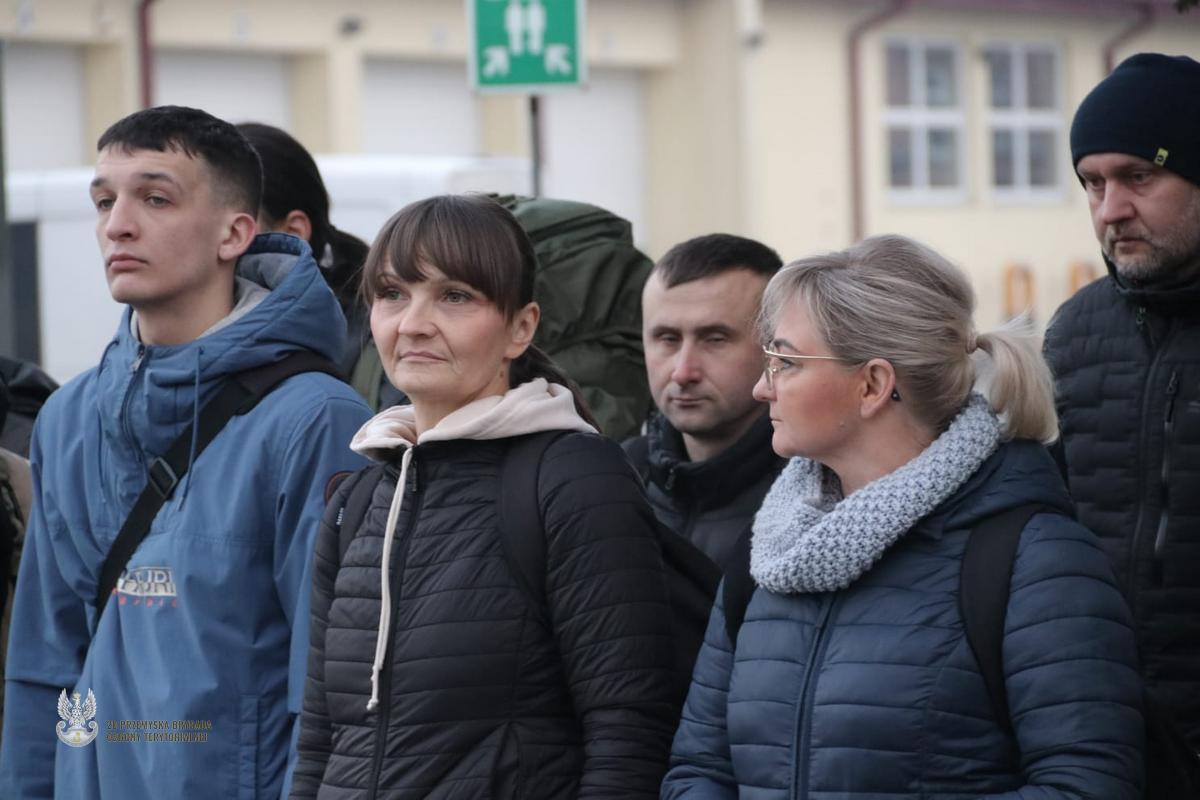 Obraz przedstawiający Ferie z mundurem. Ochotnicy z powiatu lubaczowskiego rozpoczęli służbę w WOT