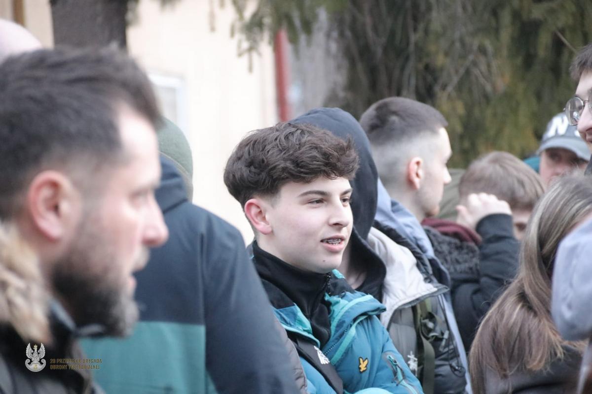 Obraz przedstawiający Ferie z mundurem. Ochotnicy z powiatu lubaczowskiego rozpoczęli służbę w WOT