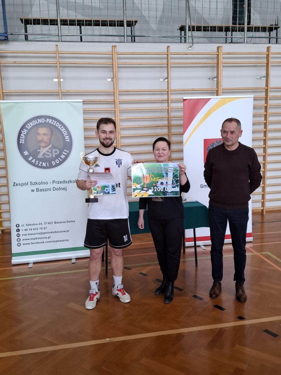 Obraz przedstawiający Huragan Basznia Dolna z Pucharem Wójta Gminy Lubaczów 2026 [ZDJĘCIA]