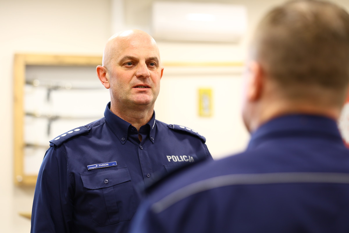 Obraz przedstawiający Lubaczowscy policjanci podsumowali 2025 rok, za nami roczna odprawa