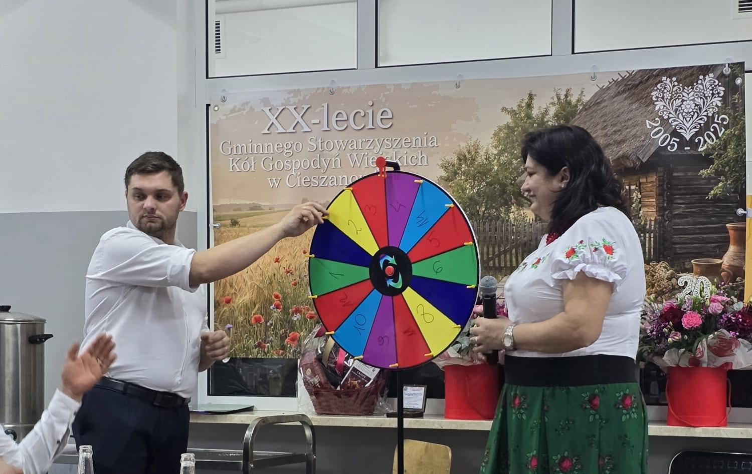 Obraz przedstawiający Gminne Stowarzyszenie KGW w Cieszanowie świętowało jubileusz XX-lecia