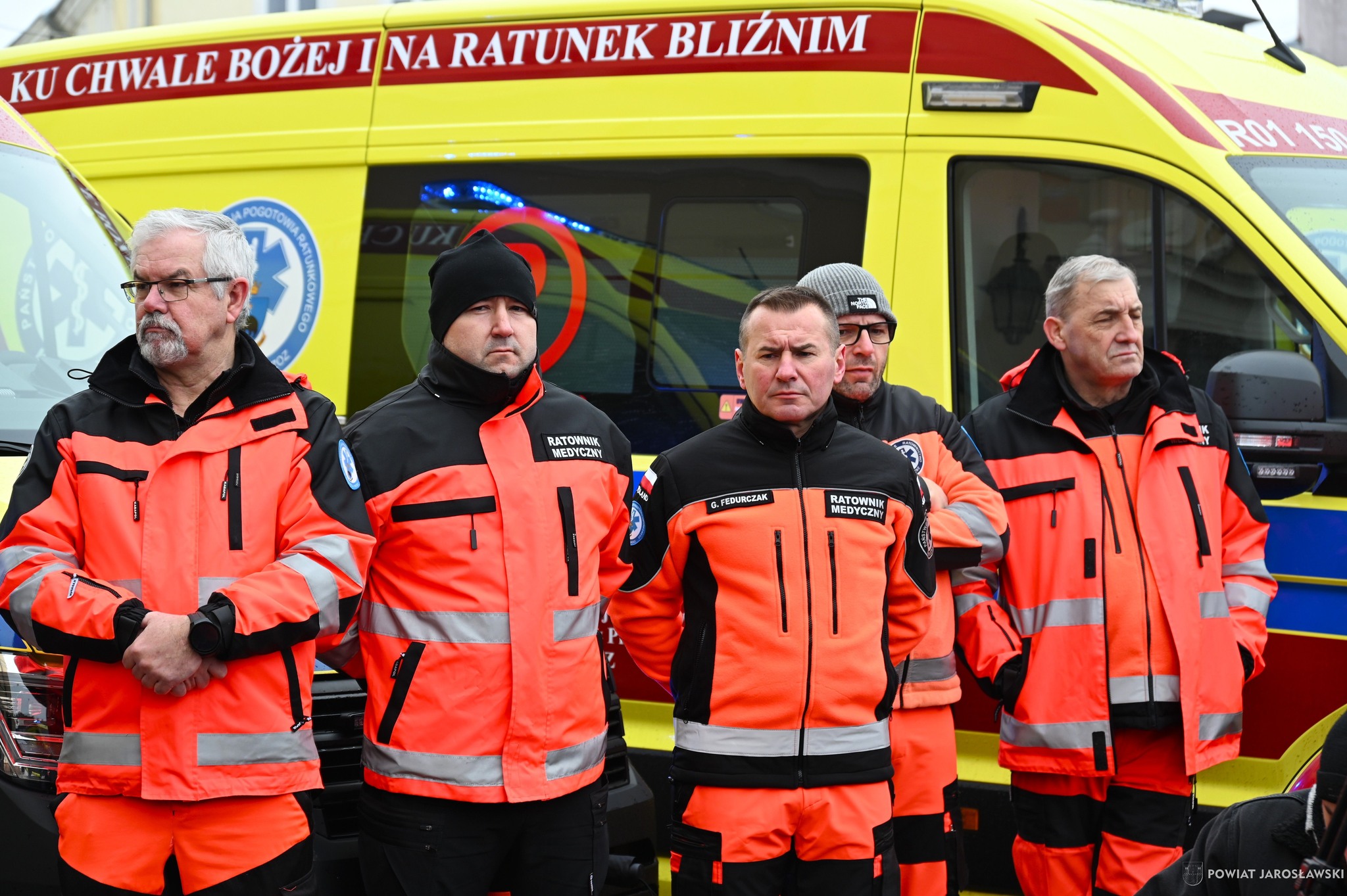 Obraz przedstawiający Nowoczesny ambulans zasilił lubaczowską stację pogotowia