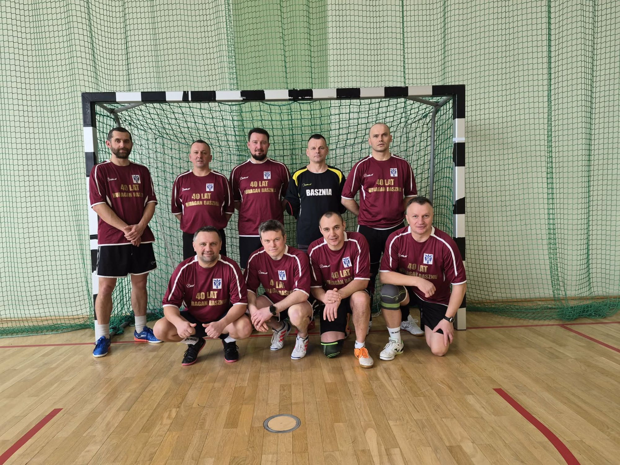 Obraz przedstawiający Huragan Basznia Dolna triumfuje w turnieju Old Boyów o Puchar Wójta Gminy Lubaczów
