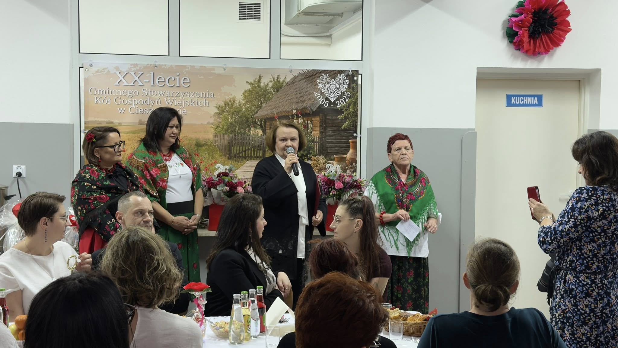 Obraz przedstawiający Gminne Stowarzyszenie KGW w Cieszanowie świętowało jubileusz XX-lecia