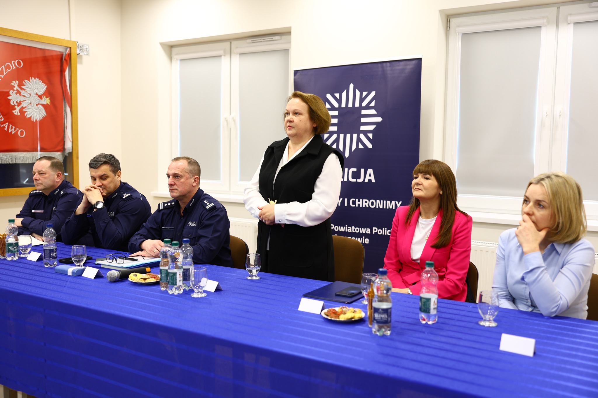 Obraz przedstawiający Lubaczowscy policjanci podsumowali 2025 rok, za nami roczna odprawa