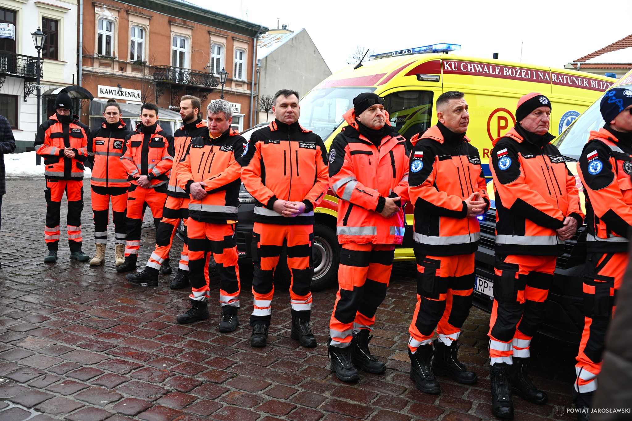 Obraz przedstawiający Nowoczesny ambulans zasilił lubaczowską stację pogotowia