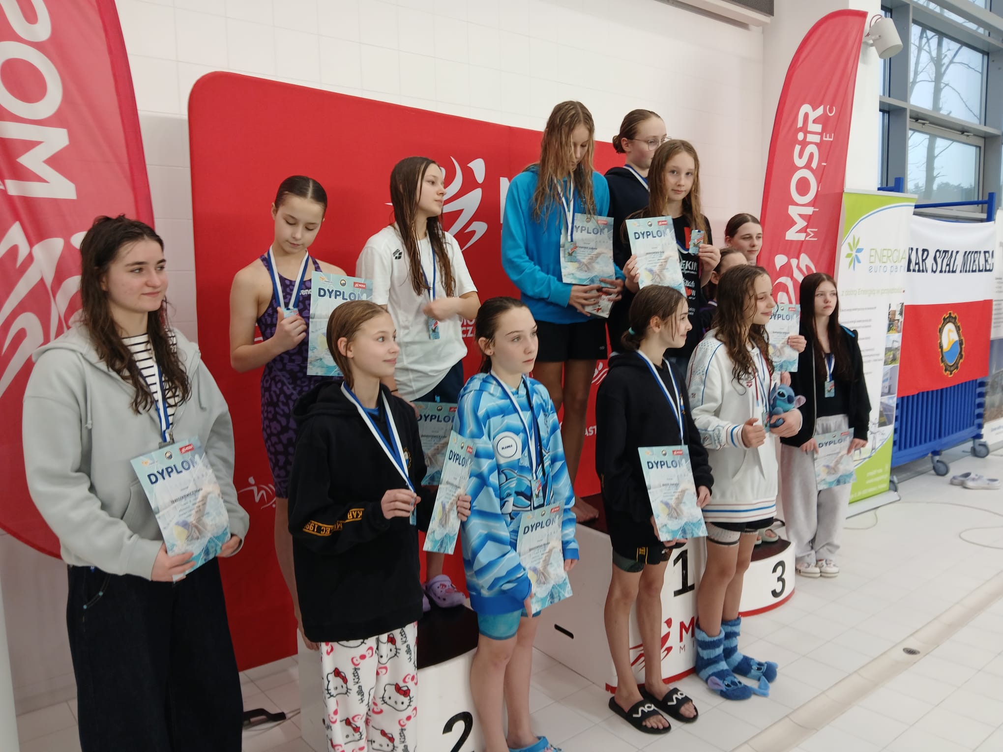 Obraz przedstawiający Świetny początek sezonu pływaków KP Rekin Lubaczów w Mielcu