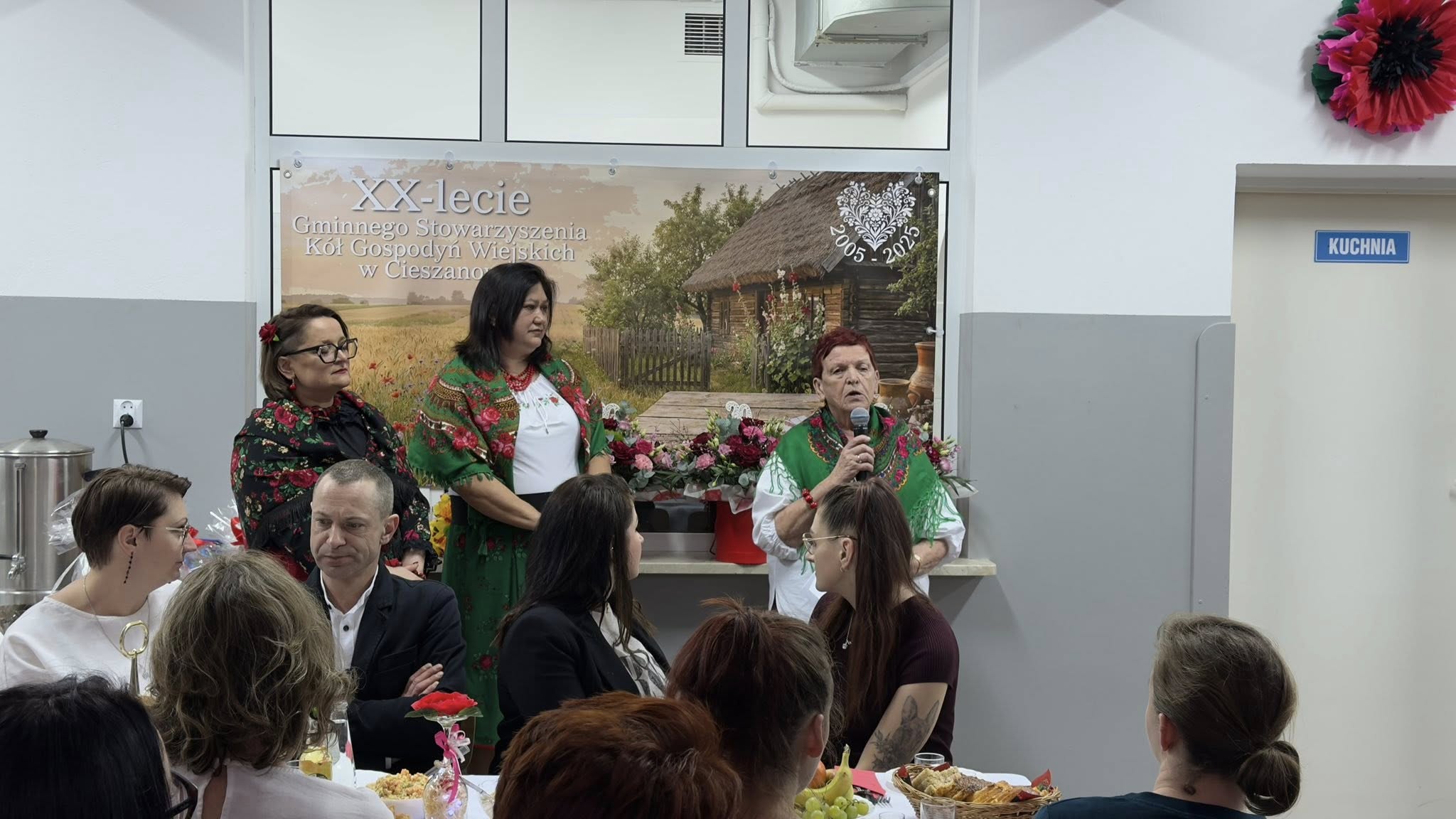 Obraz przedstawiający Gminne Stowarzyszenie KGW w Cieszanowie świętowało jubileusz XX-lecia