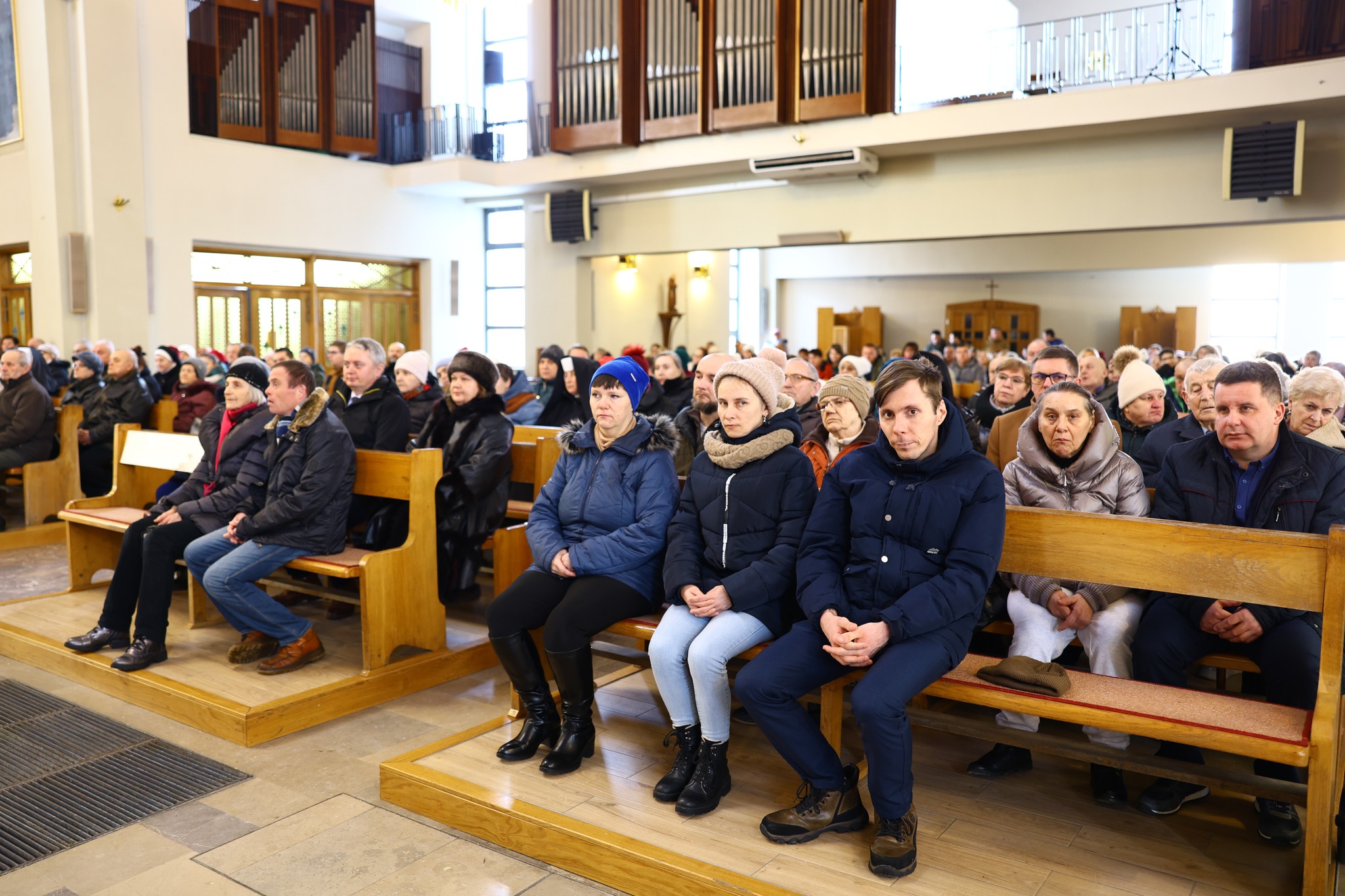 Obraz przedstawiający Wspólna modlitwa i troska o drugiego człowieka. Obchody Dnia Chorego w Lubaczowie
