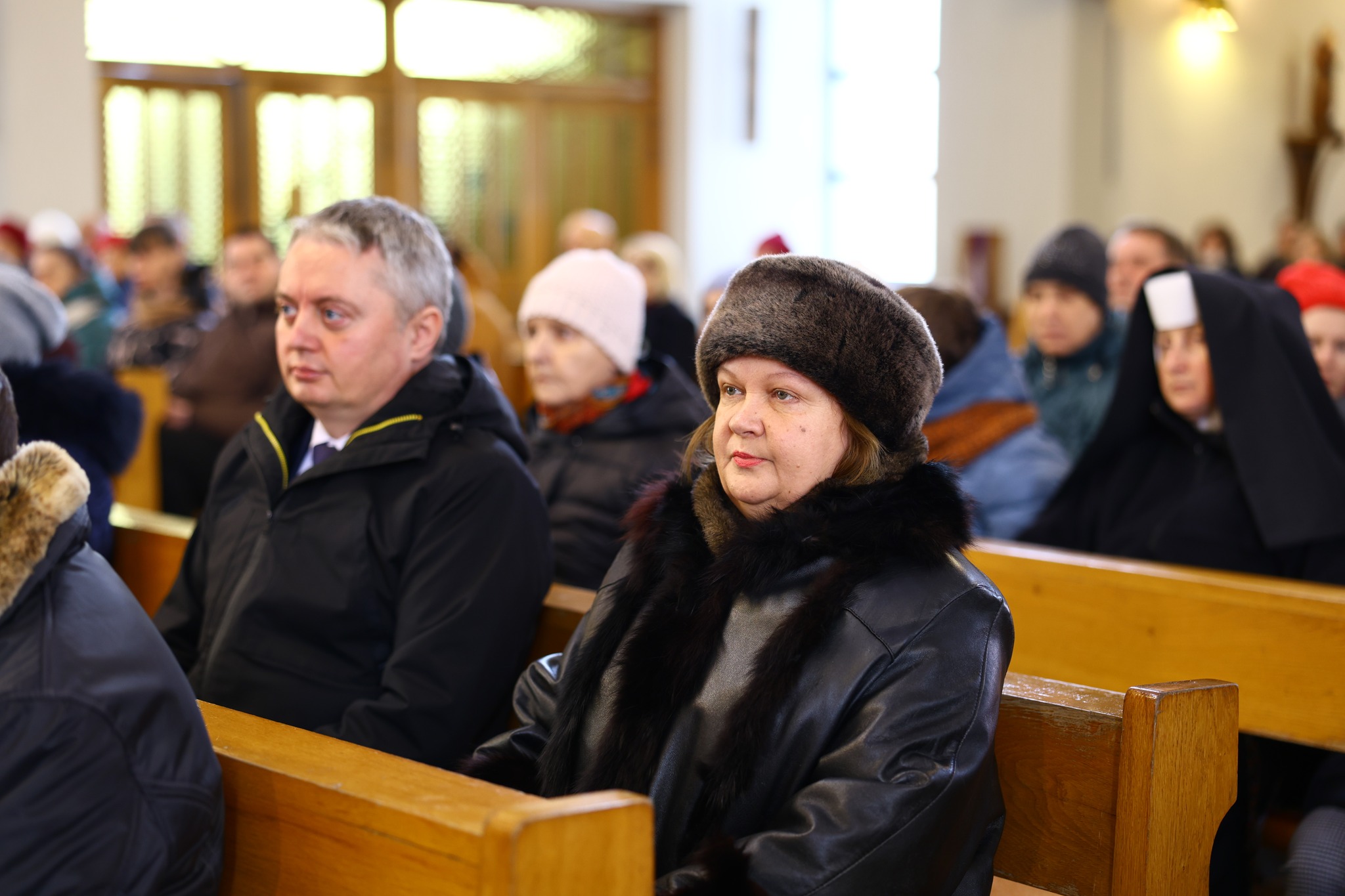 Obraz przedstawiający Wspólna modlitwa i troska o drugiego człowieka. Obchody Dnia Chorego w Lubaczowie