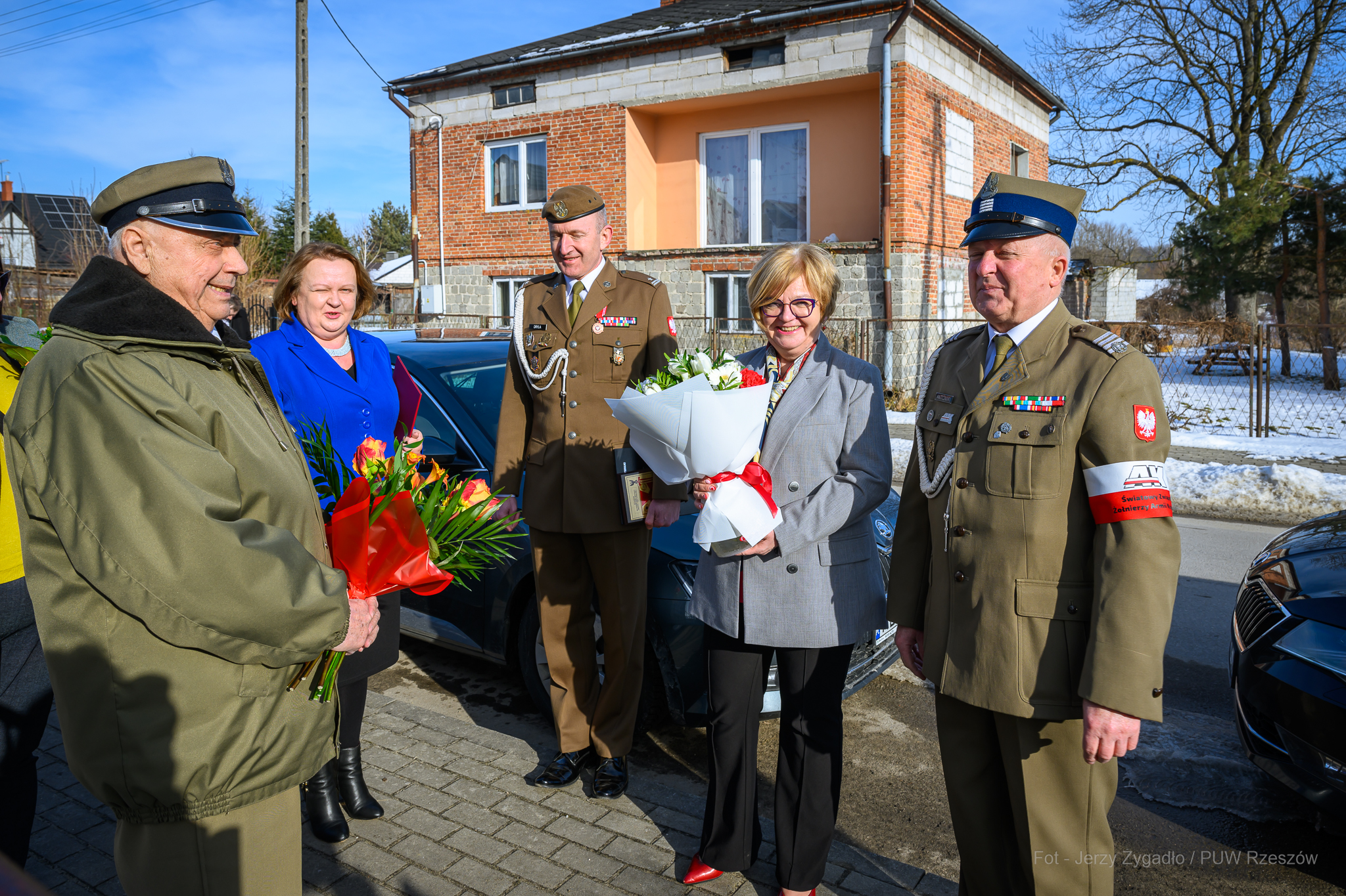 Obraz przedstawiający Niezwykły jubileusz - porucznik Tadeusz Bystrzycki świętował 102. urodziny