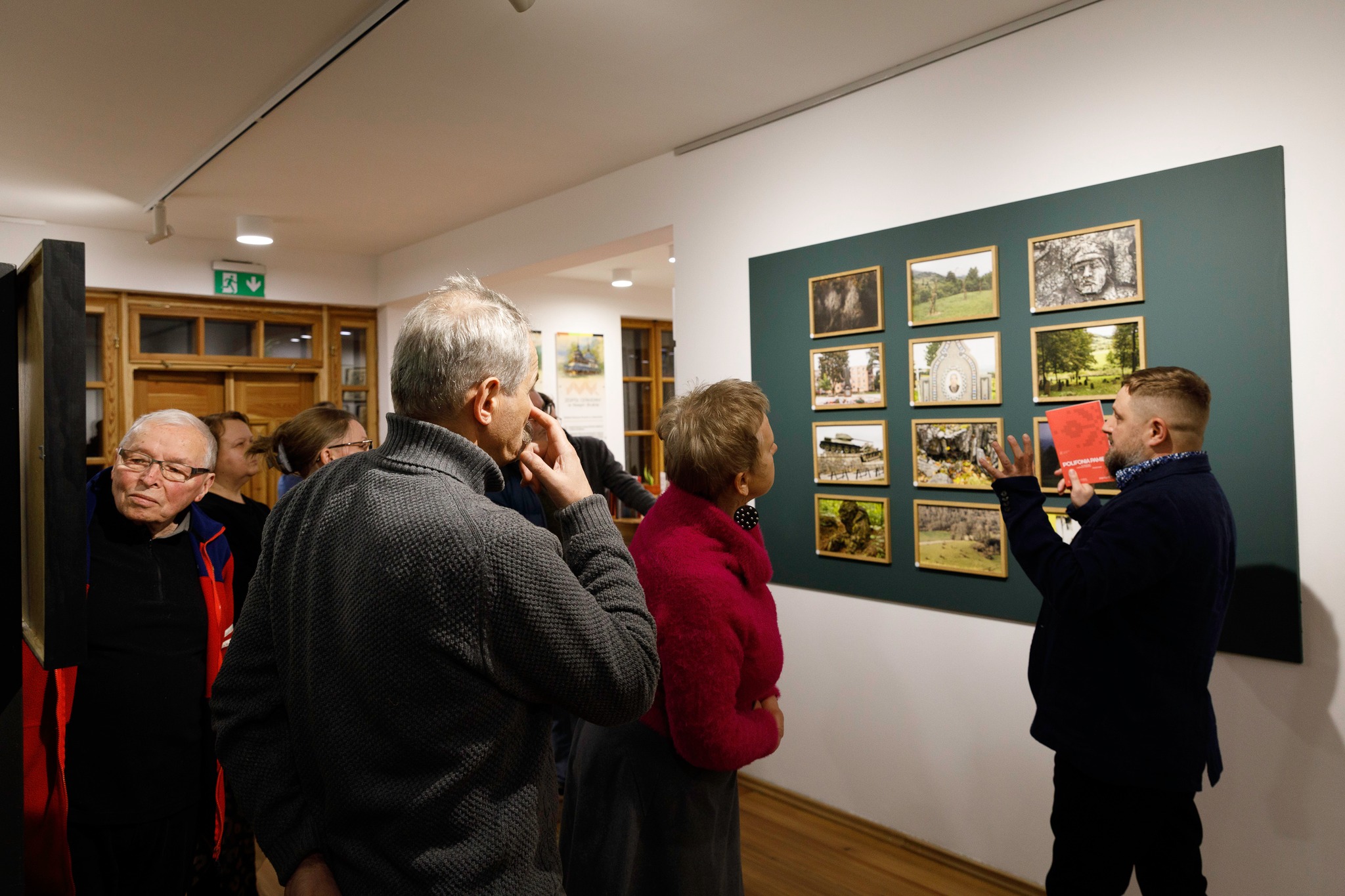 Obraz przedstawiający „Polifonia pamięci na granicach karpackich światów" dostępna w Radrużu 