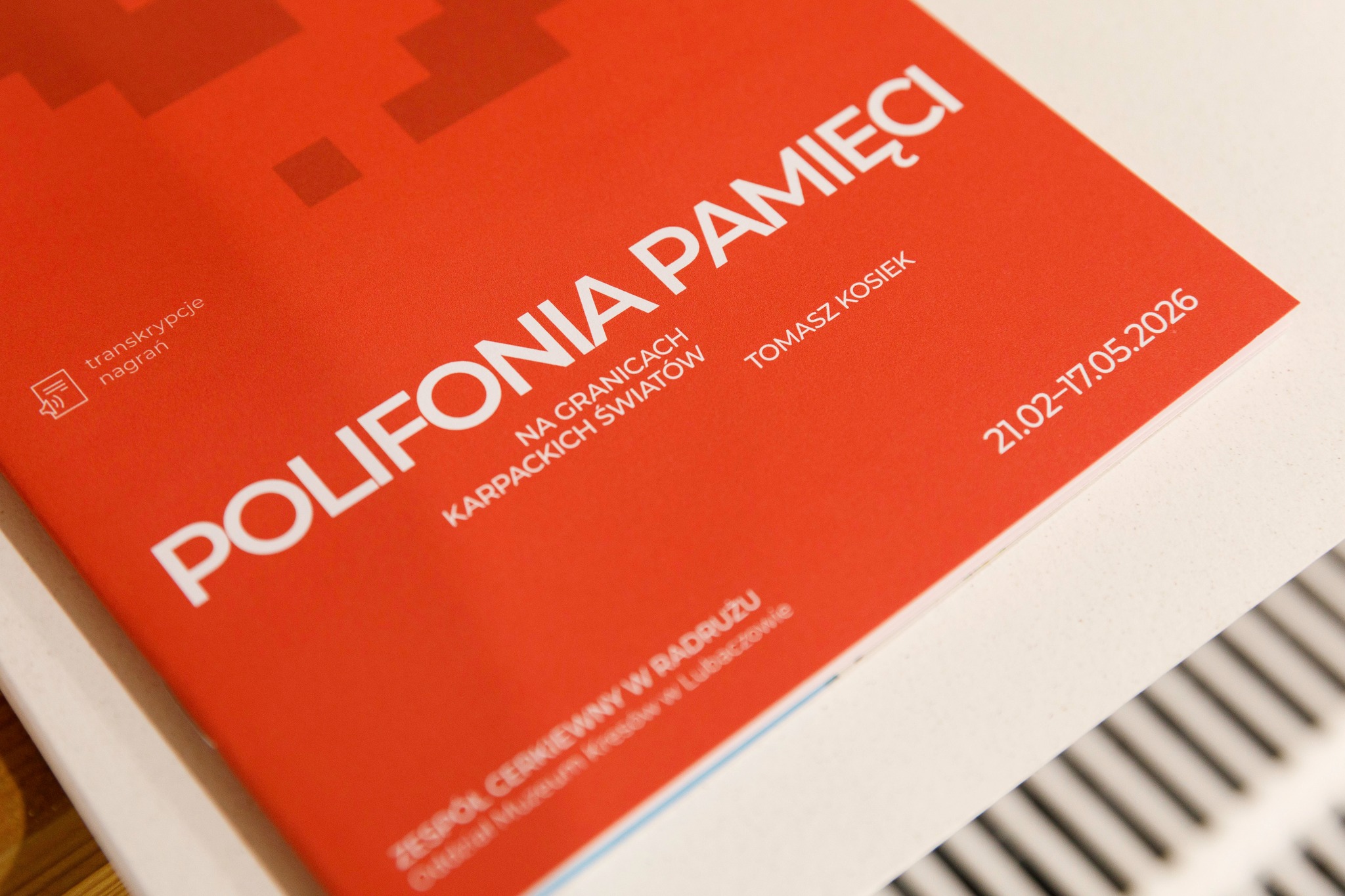 Obraz przedstawiający „Polifonia pamięci na granicach karpackich światów" dostępna w Radrużu 