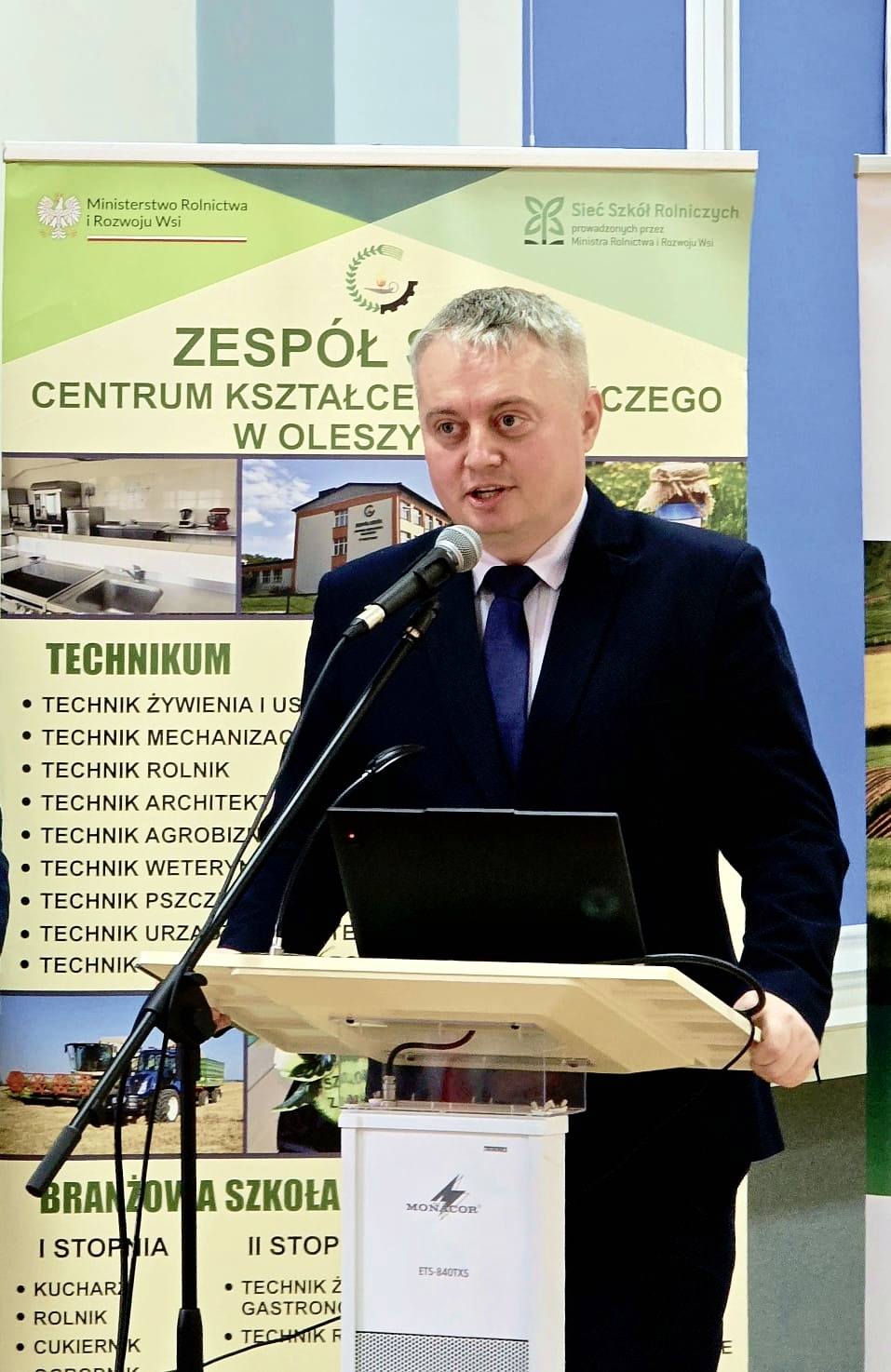 Obraz przedstawiający Wiedza i nowe kompetencje dla KGW na spotkaniu w Oleszycach