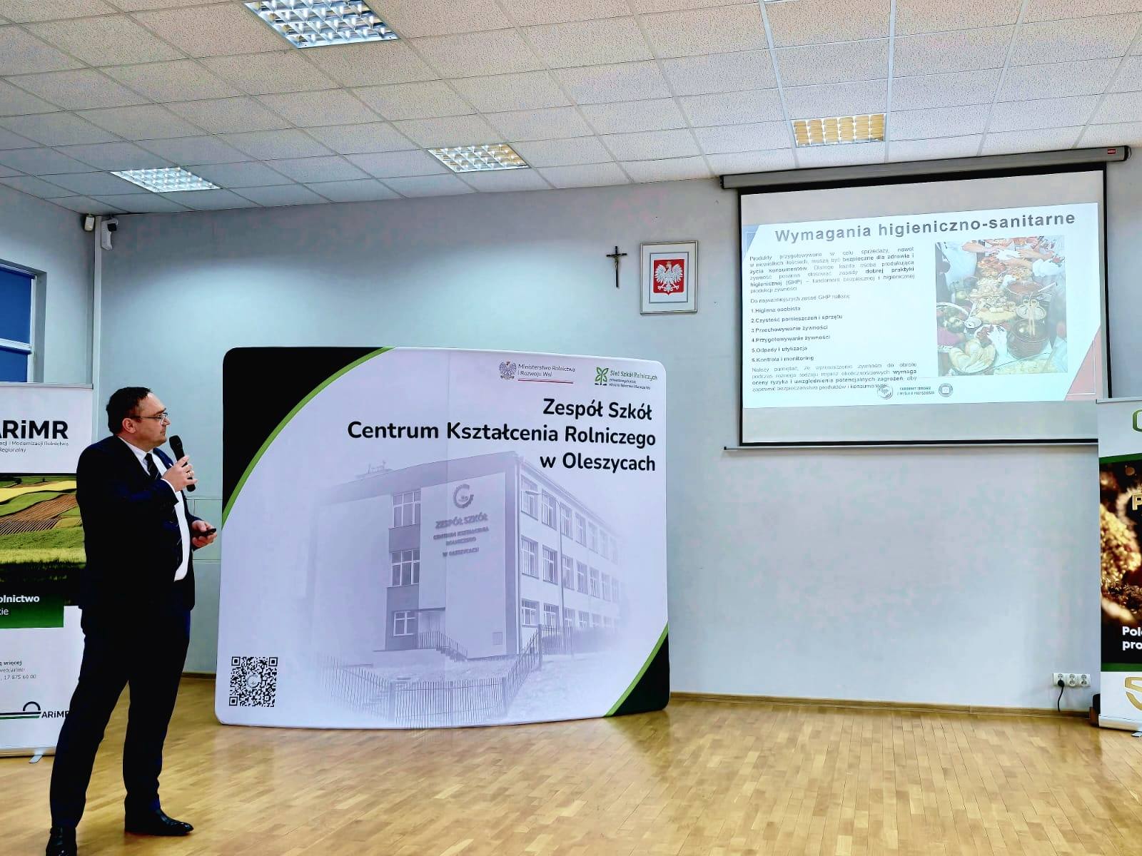 Obraz przedstawiający Wiedza i nowe kompetencje dla KGW na spotkaniu w Oleszycach