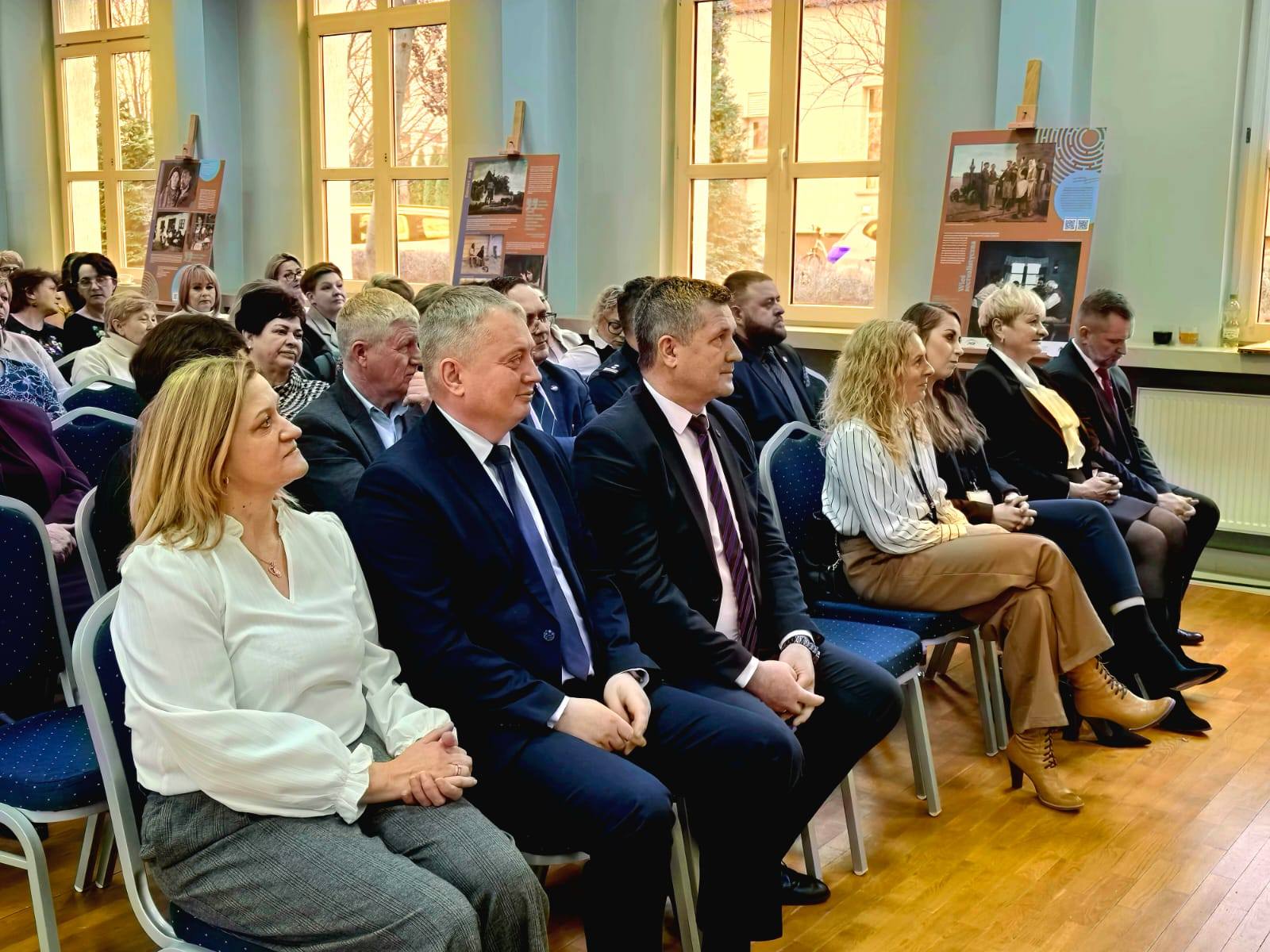 Obraz przedstawiający Wiedza i nowe kompetencje dla KGW na spotkaniu w Oleszycach