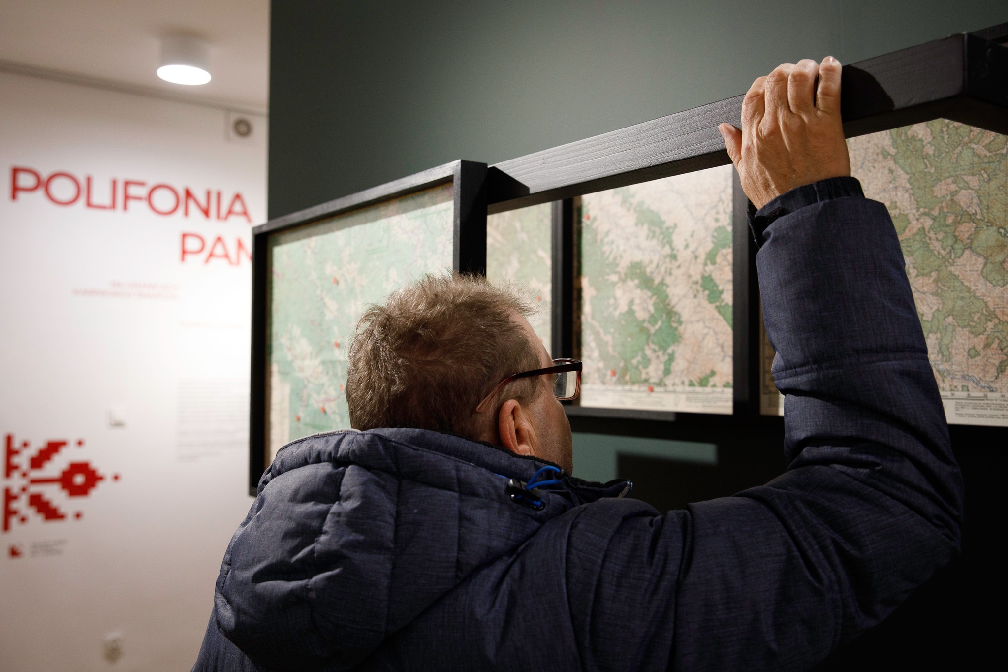 Obraz przedstawiający „Polifonia pamięci na granicach karpackich światów" dostępna w Radrużu 