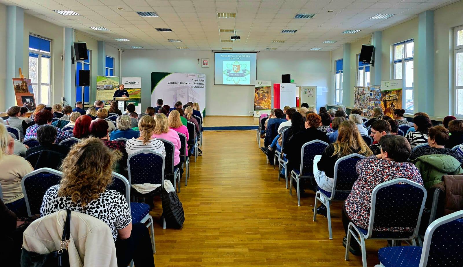 Obraz przedstawiający Wiedza i nowe kompetencje dla KGW na spotkaniu w Oleszycach