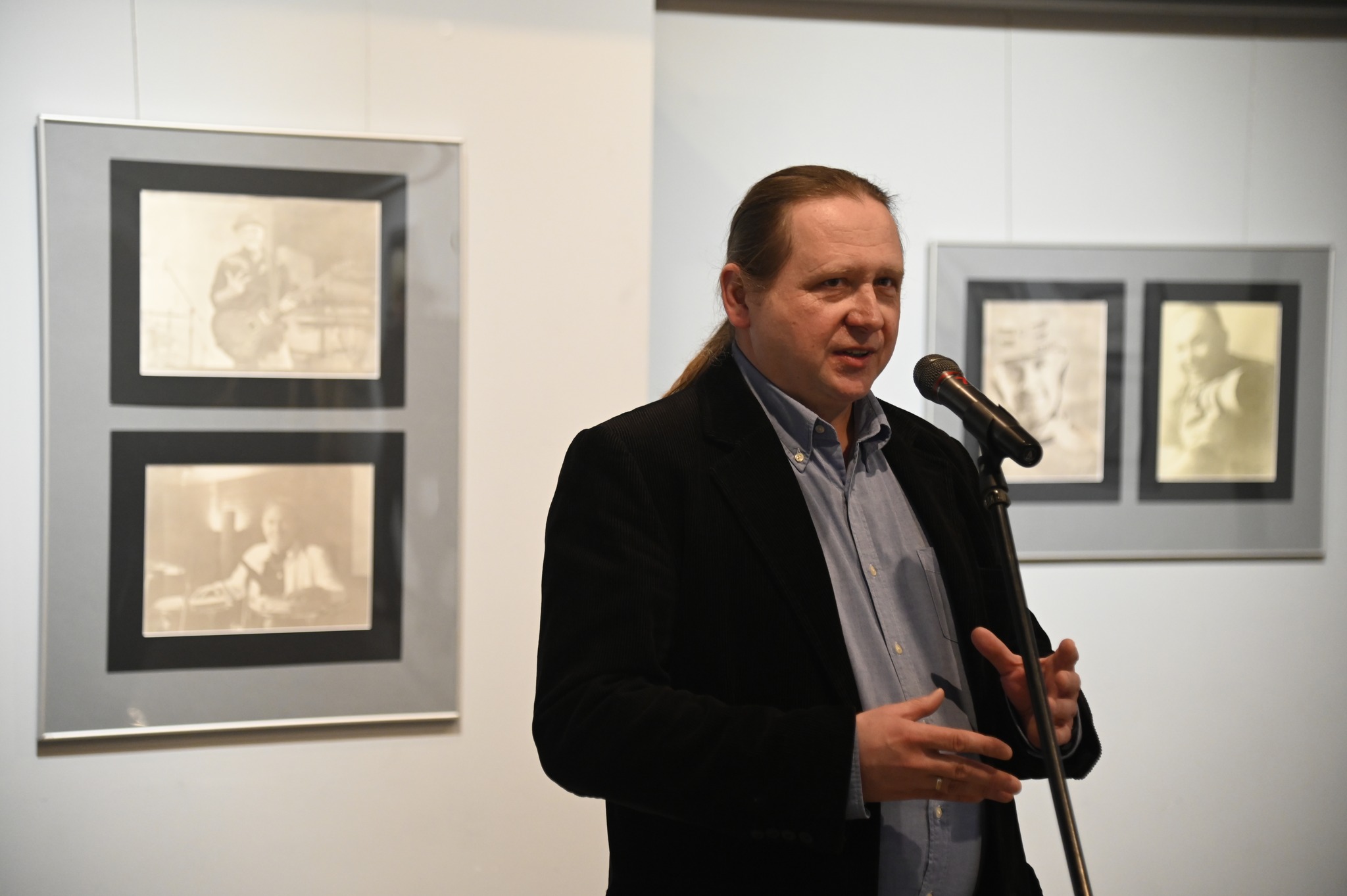 Obraz przedstawiający Prace Marcina Materniaka na wystawie w rzeszowskim WDK