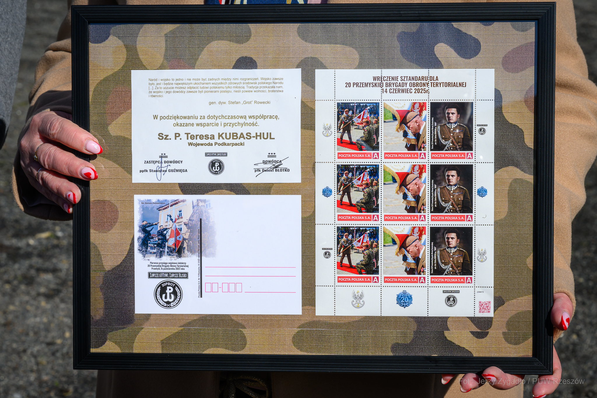 Obraz przedstawiający Żołnierze 20. Przemyskiej Brygady Obrony Terytorialnej złożyli przysięgę