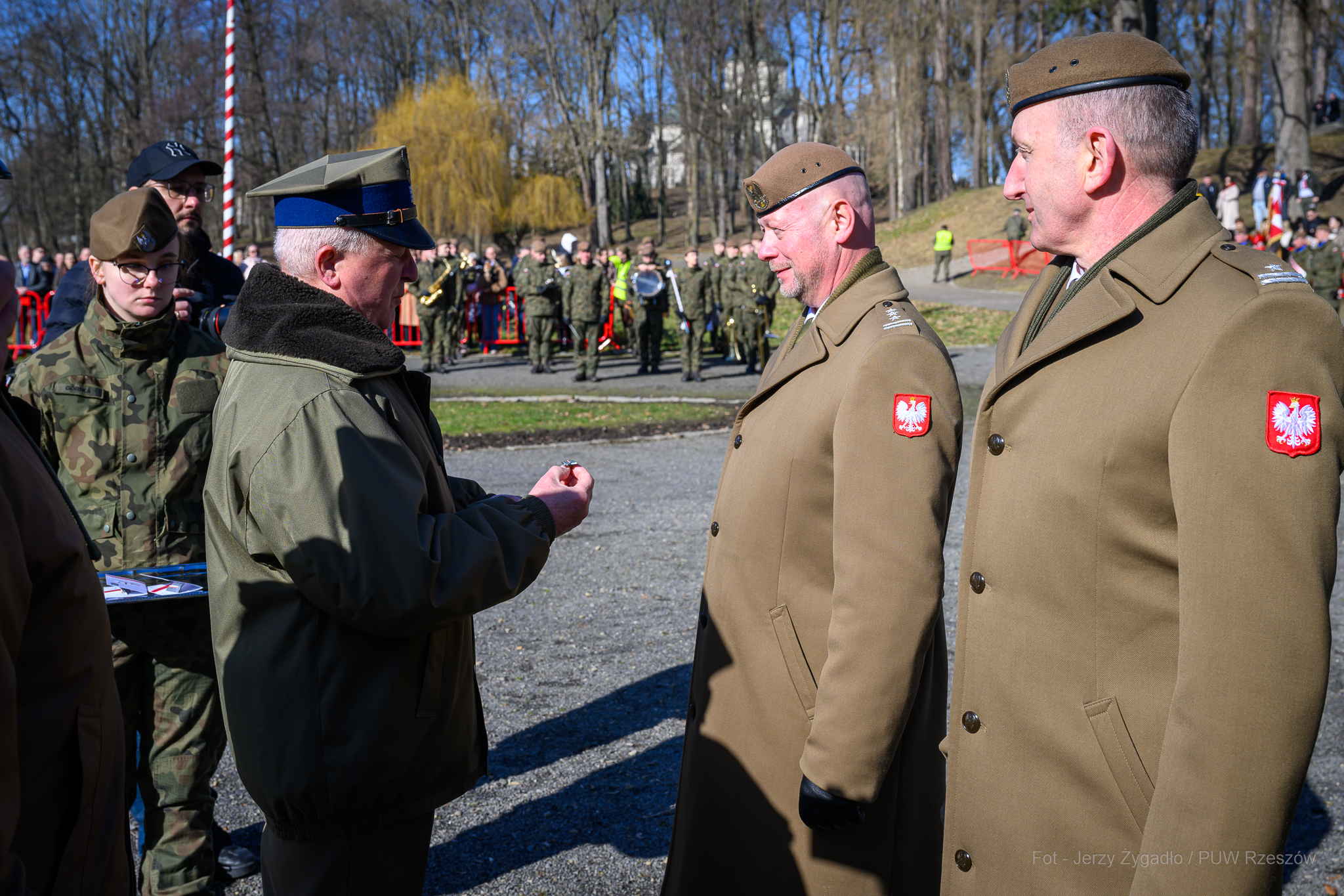 Obraz przedstawiający Żołnierze 20. Przemyskiej Brygady Obrony Terytorialnej złożyli przysięgę