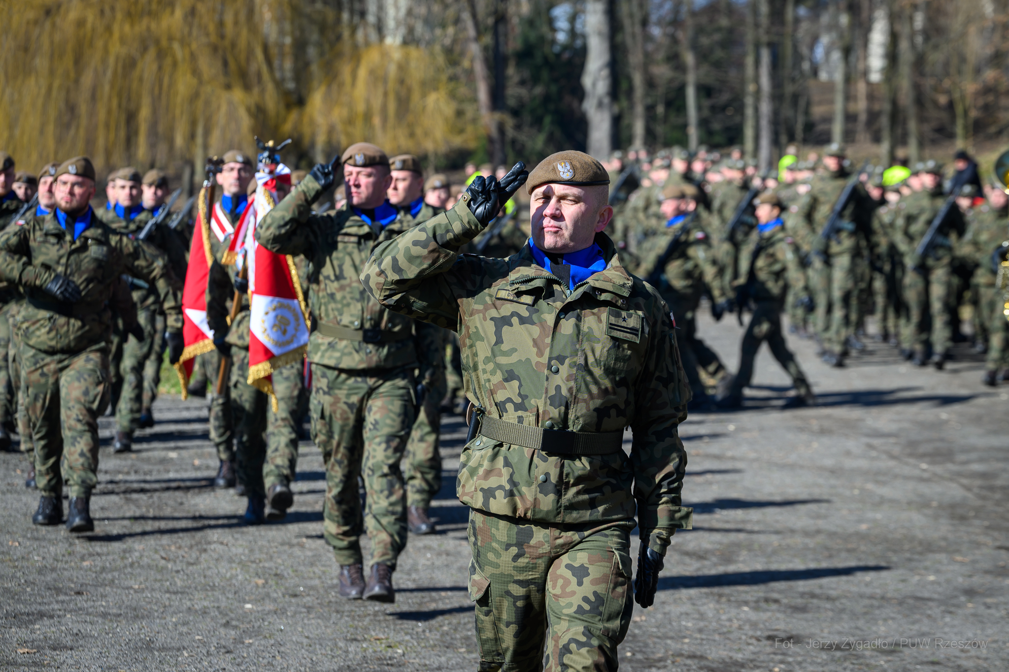 Obraz przedstawiający Żołnierze 20. Przemyskiej Brygady Obrony Terytorialnej złożyli przysięgę