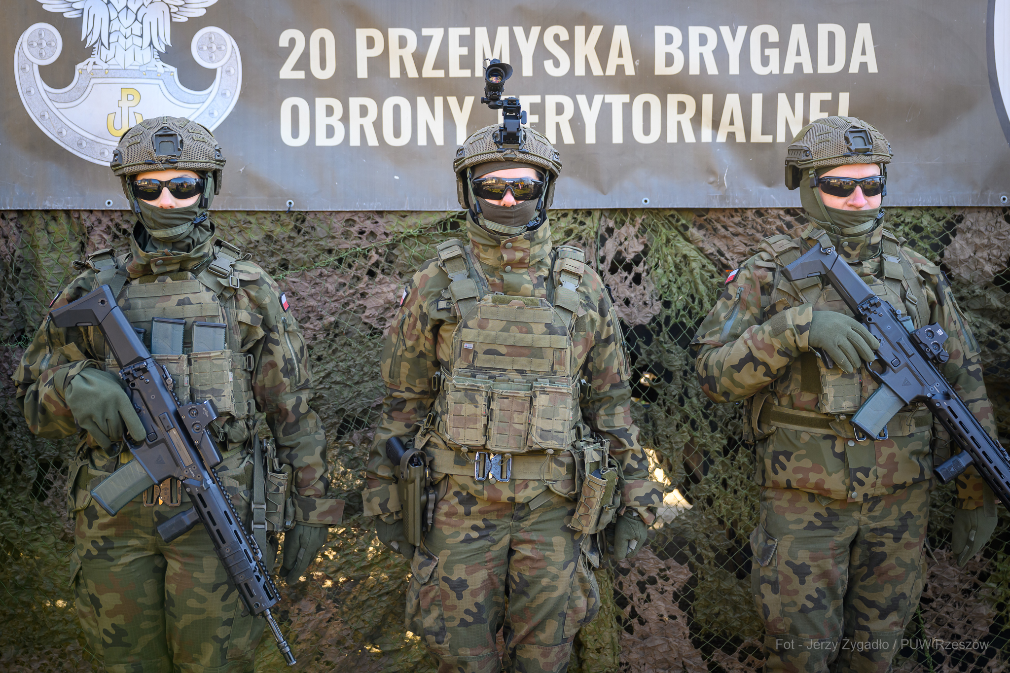 Obraz przedstawiający Żołnierze 20. Przemyskiej Brygady Obrony Terytorialnej złożyli przysięgę