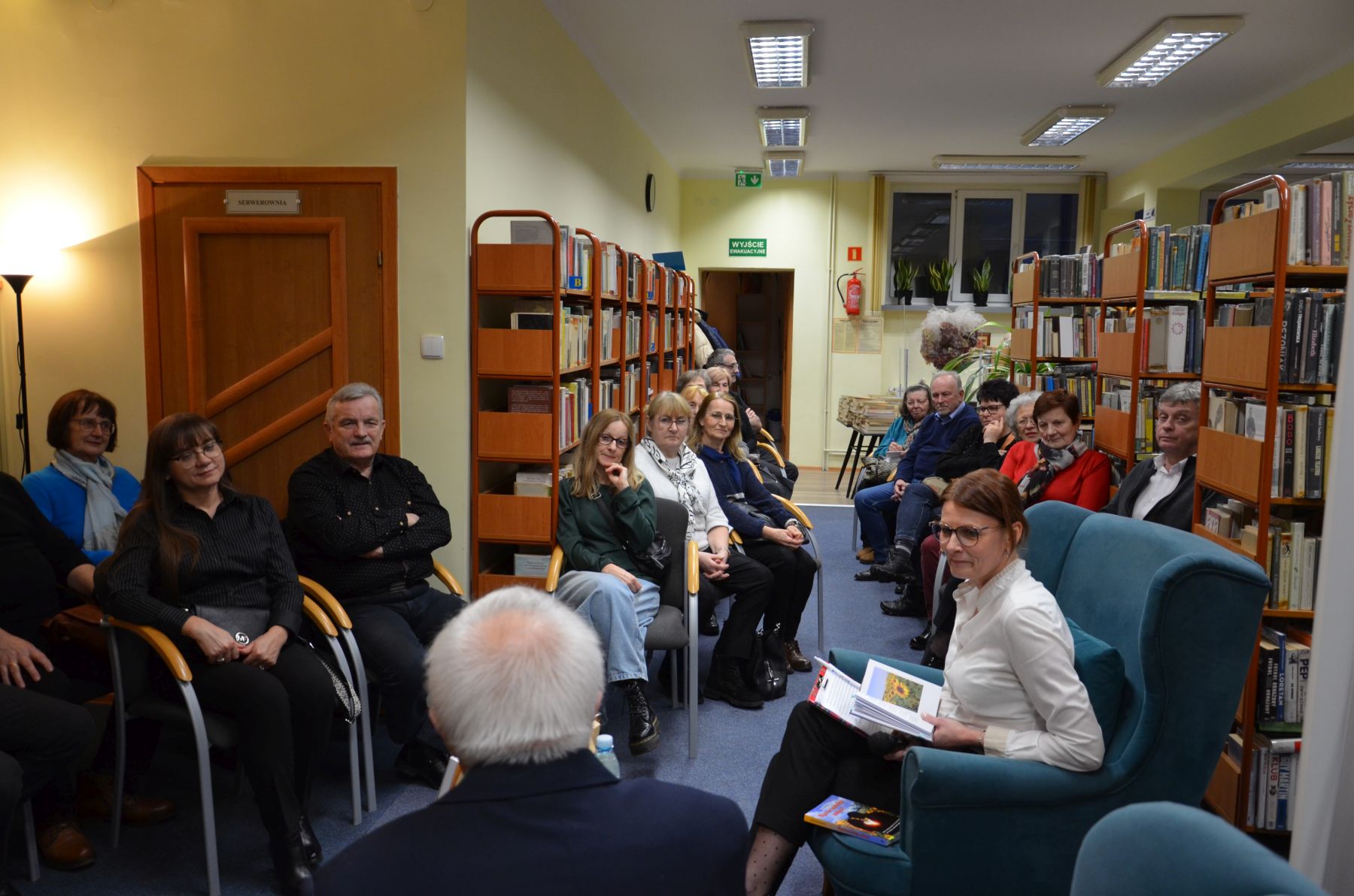 Obraz przedstawiający Jan Artymowicz gościł w MBP w Lubaczowie