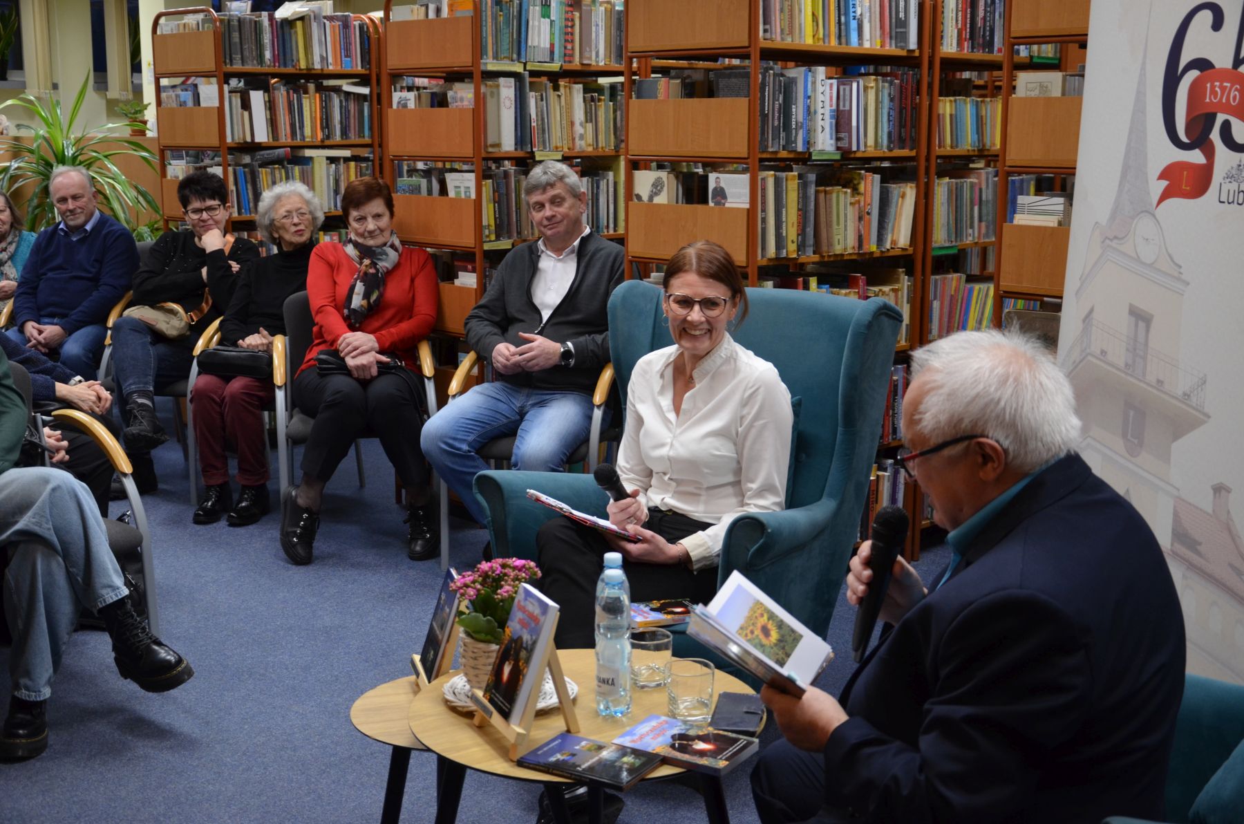 Obraz przedstawiający Jan Artymowicz gościł w MBP w Lubaczowie