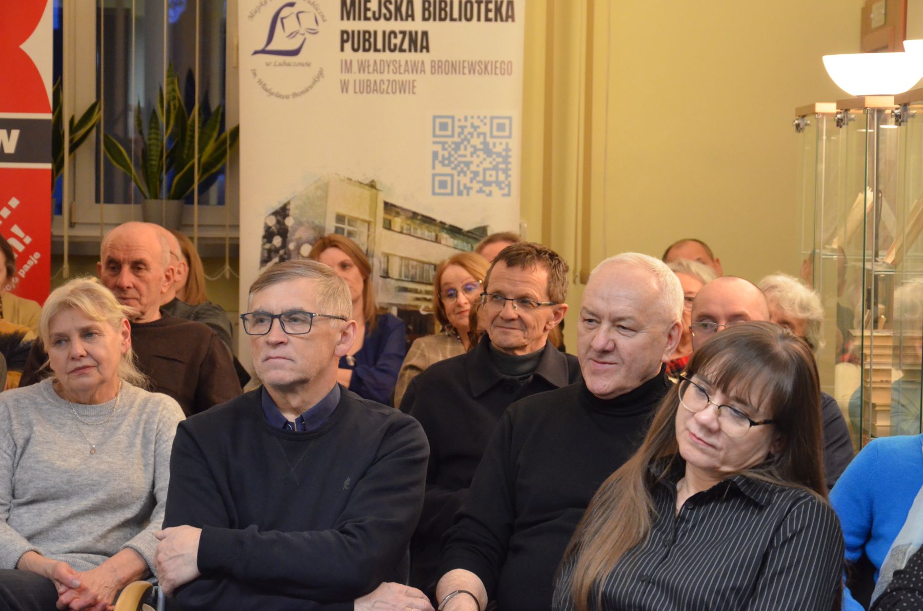 Obraz przedstawiający Jan Artymowicz gościł w MBP w Lubaczowie