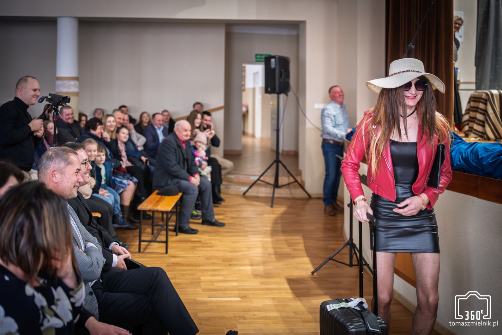 Obraz przedstawiający Karnawałowy występ „Niespodzianki” w Krowicy Samej [ZDJĘCIA]