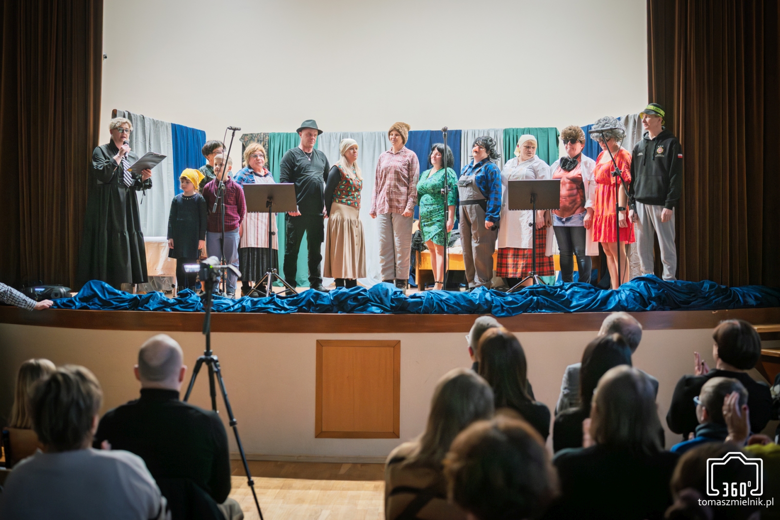 Obraz przedstawiający Karnawałowy występ „Niespodzianki” w Krowicy Samej [ZDJĘCIA]