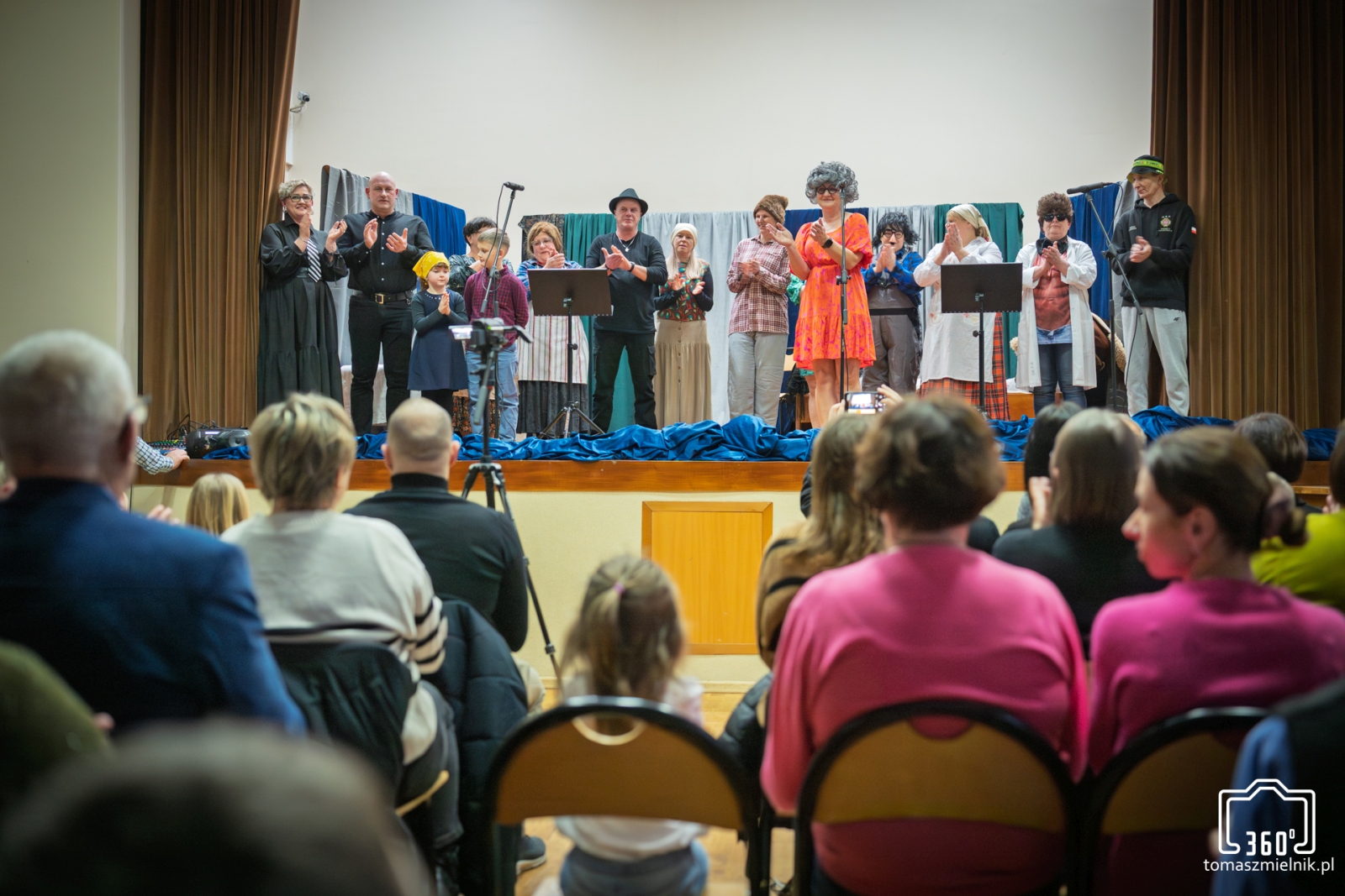 Obraz przedstawiający Karnawałowy występ „Niespodzianki” w Krowicy Samej [ZDJĘCIA]