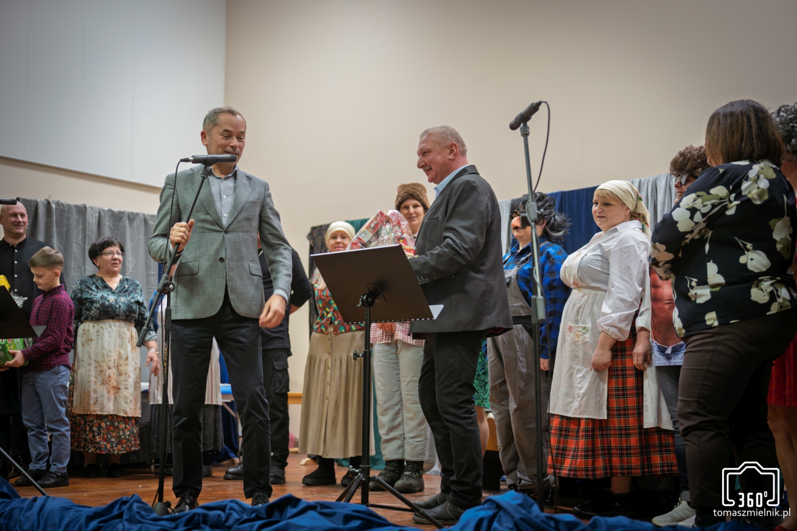 Obraz przedstawiający Karnawałowy występ „Niespodzianki” w Krowicy Samej [ZDJĘCIA]