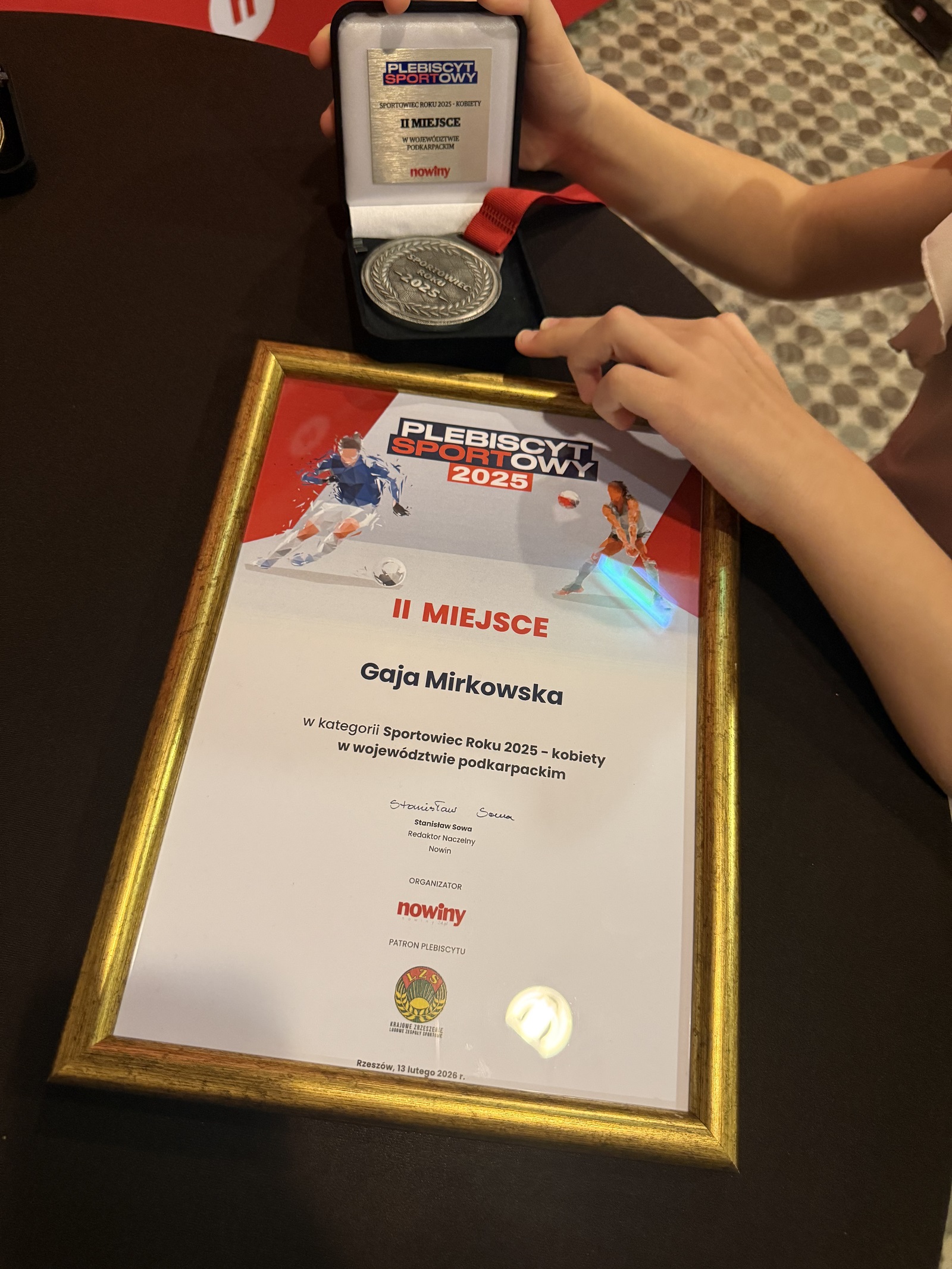 Obraz przedstawiający Gaja Mirkowska wyróżniona w Plebiscycie Sportowym Nowin, sukces młodej pływaczki z Lubaczowa