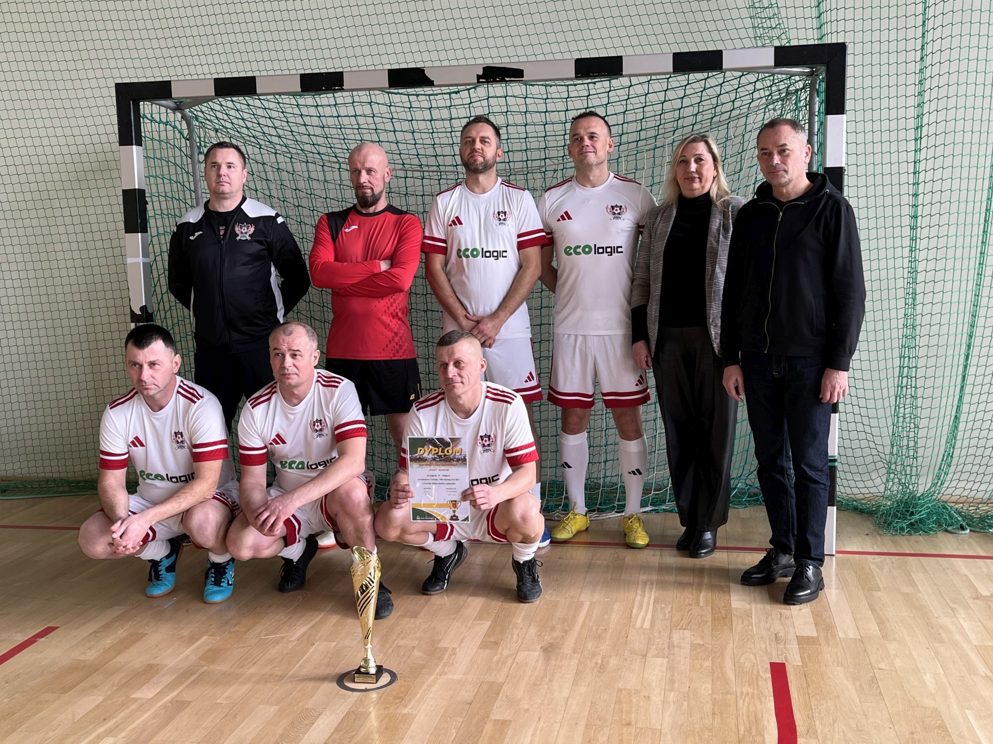 Obraz przedstawiający Huragan Basznia Dolna triumfuje w turnieju Old Boyów o Puchar Wójta Gminy Lubaczów