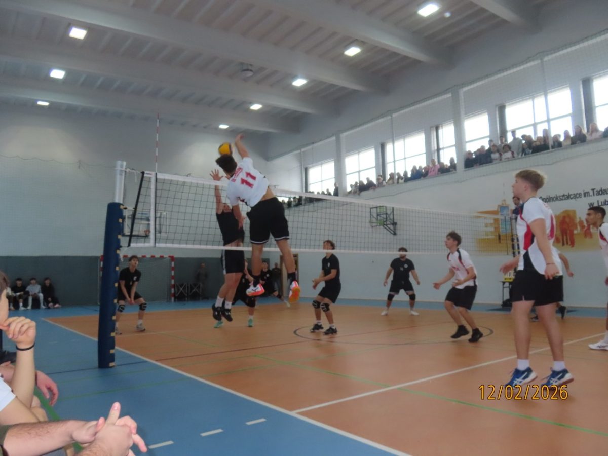 Obraz przedstawiający Siatkówka: LO w Lubaczowie wygrywa zawody rejonowe