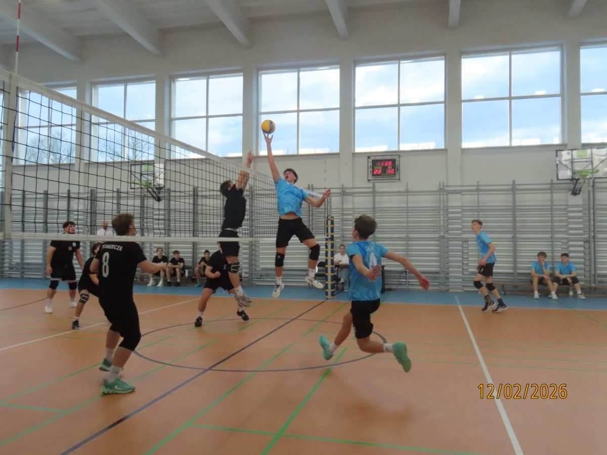 Obraz przedstawiający Siatkówka: LO w Lubaczowie wygrywa zawody rejonowe