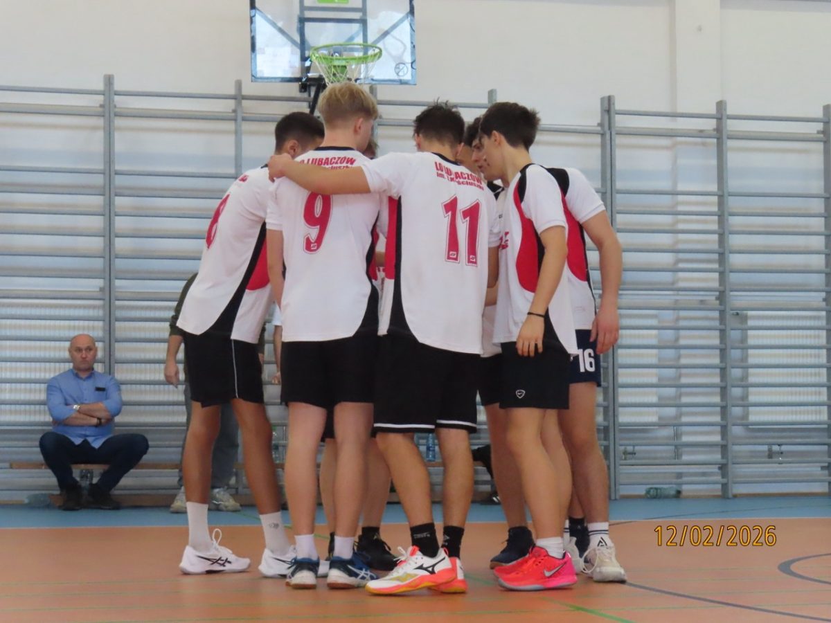 Obraz przedstawiający Siatkówka: LO w Lubaczowie wygrywa zawody rejonowe