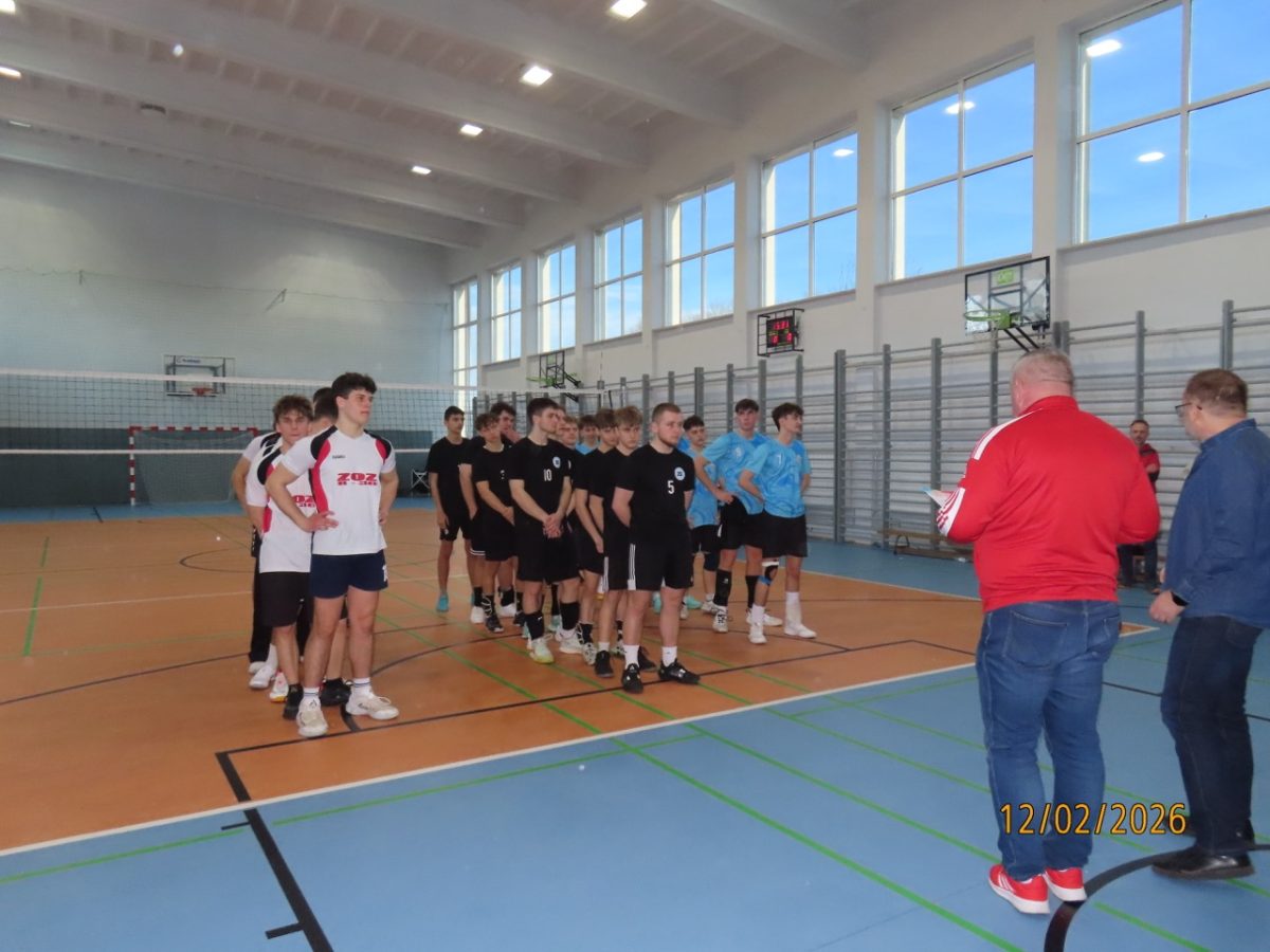 Obraz przedstawiający Siatkówka: LO w Lubaczowie wygrywa zawody rejonowe