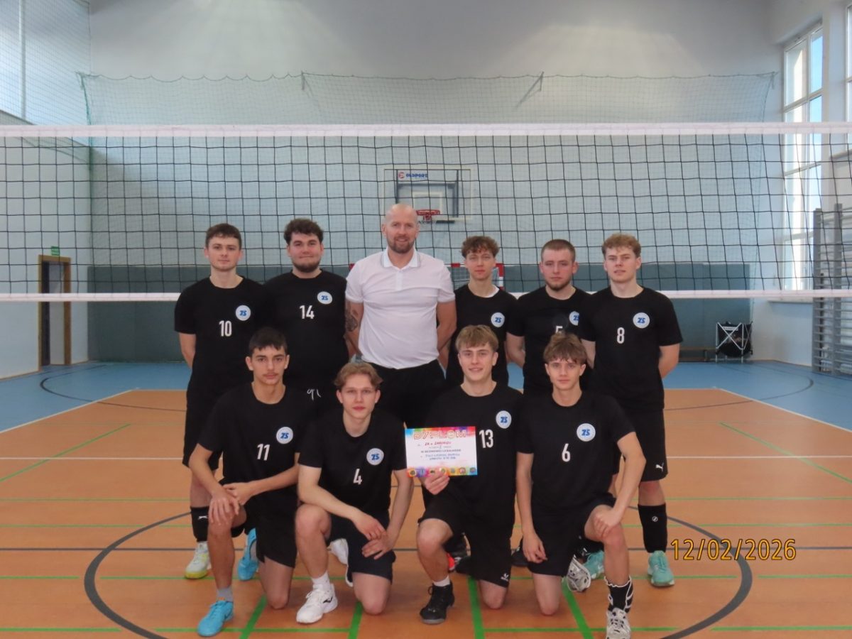 Obraz przedstawiający Siatkówka: LO w Lubaczowie wygrywa zawody rejonowe