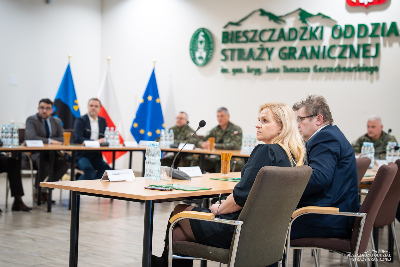 Obraz przedstawiający Barbara Broź uczestniczyła w spotkaniu z kierownictwem Straży Granicznej