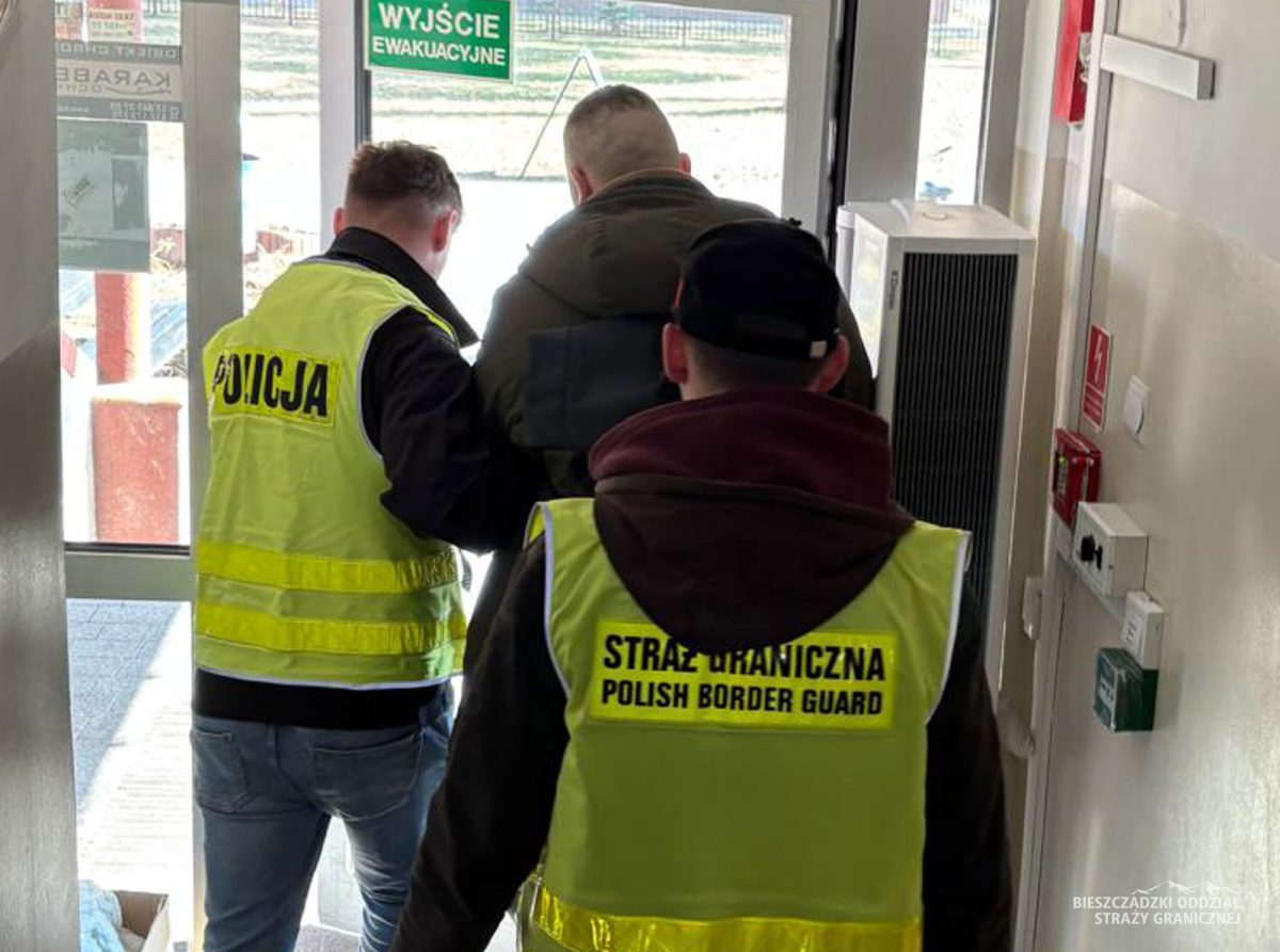 Obraz przedstawiający Straż Graniczna i Policja w akcji. Zatrzymano 37 poszukiwanych osób