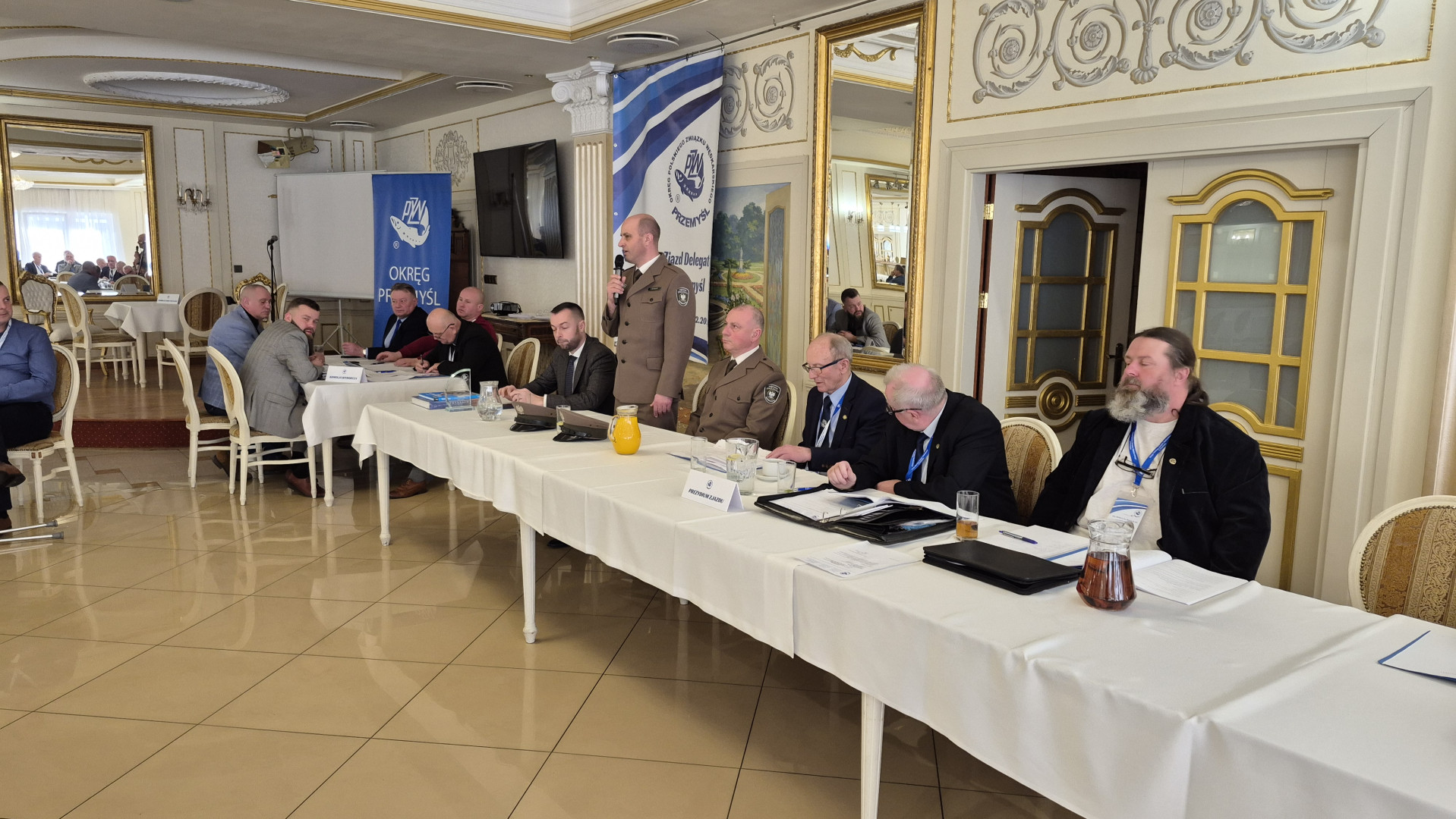 Obraz przedstawiający Wędkarze z powiatu lubaczowskiego we władzach przemyskiego Okręgu PZW