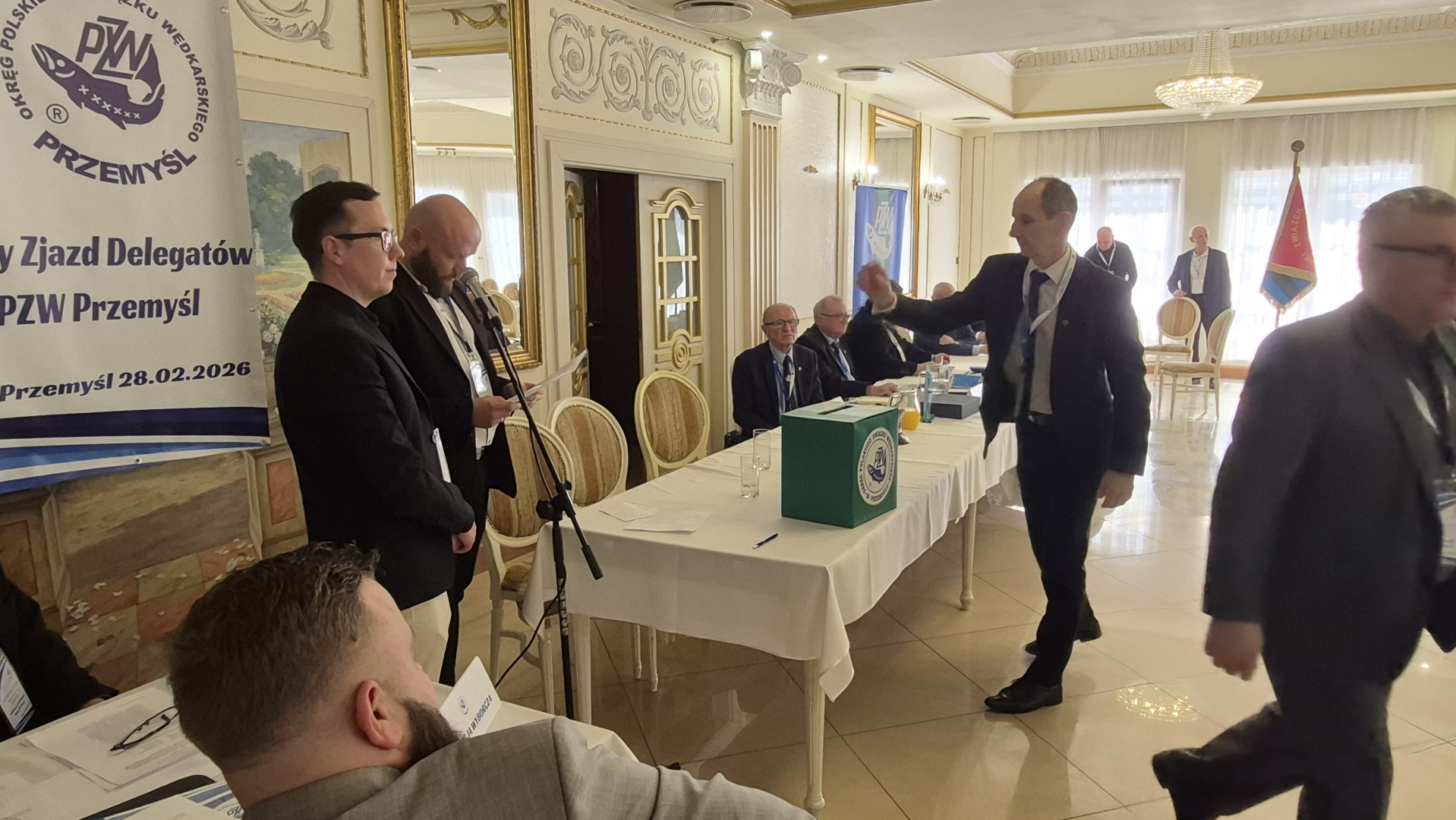 Obraz przedstawiający Wędkarze z powiatu lubaczowskiego we władzach przemyskiego Okręgu PZW