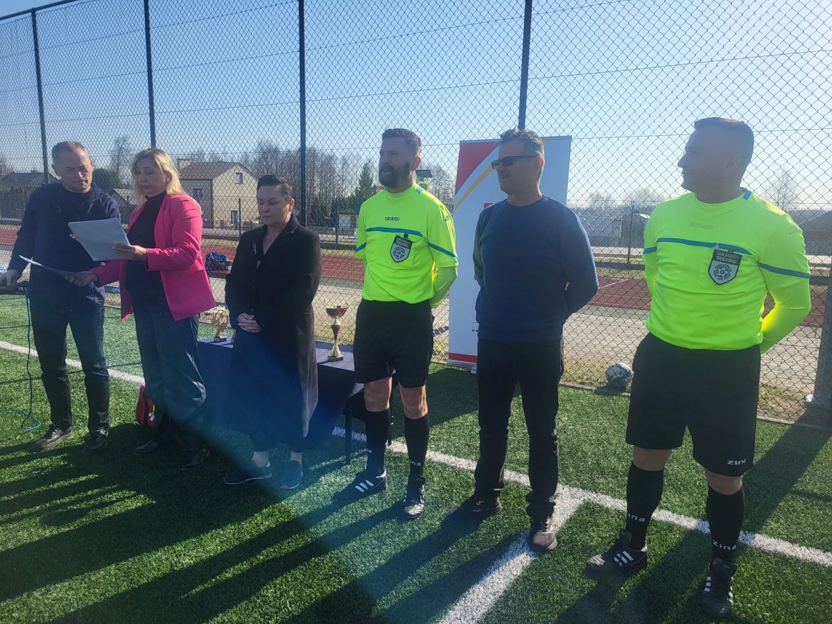 Obraz przedstawiający Straż Graniczna zwycięzcą Turnieju Służb Mundurowych o puchar Wójta Gminy Lubaczów