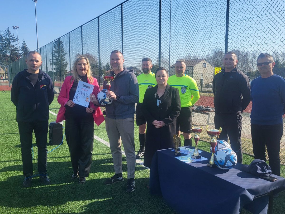 Obraz przedstawiający Straż Graniczna zwycięzcą Turnieju Służb Mundurowych o puchar Wójta Gminy Lubaczów